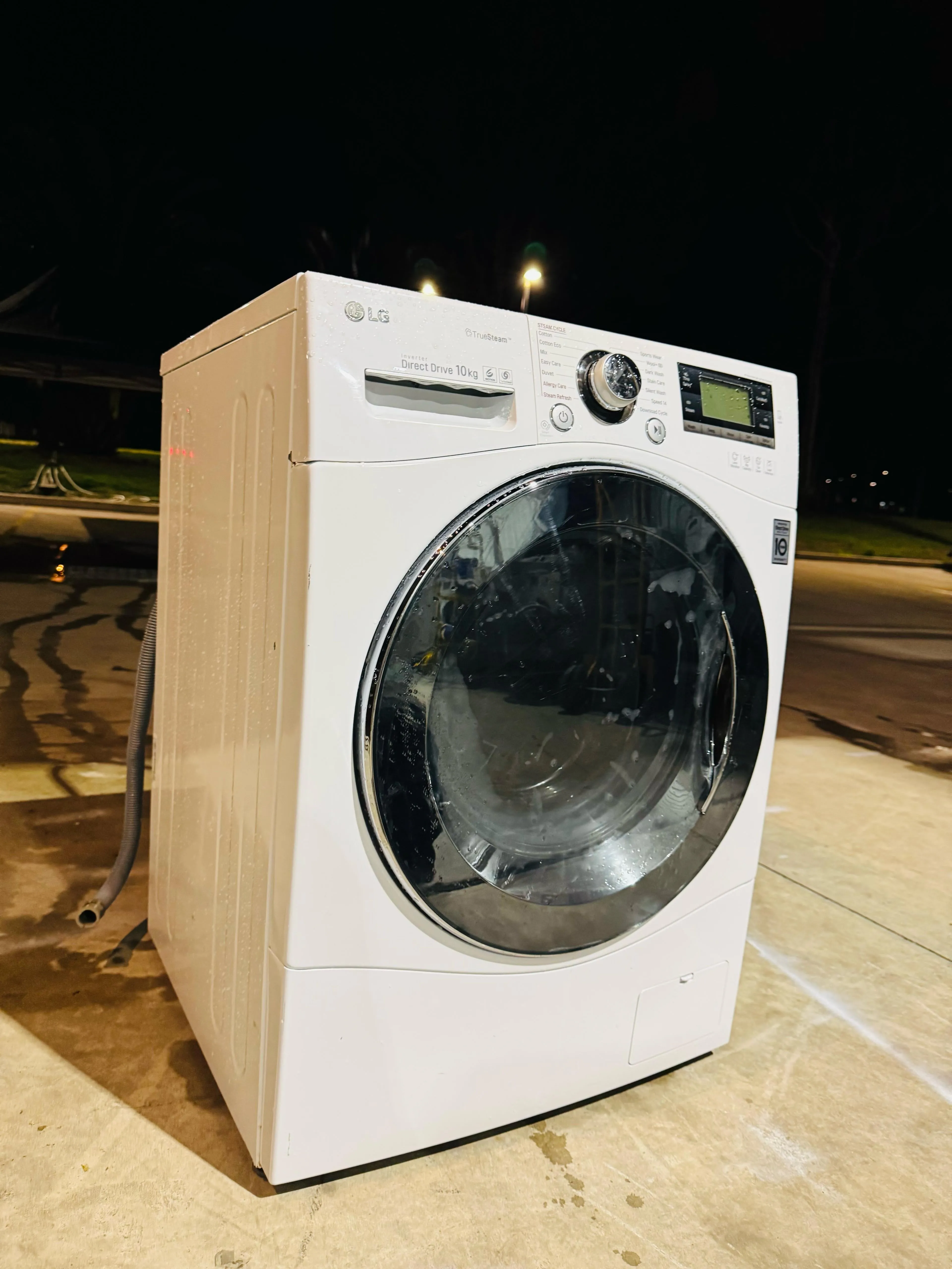 **LG 10 KGS FRONT LOADER WASHING MACHINE**