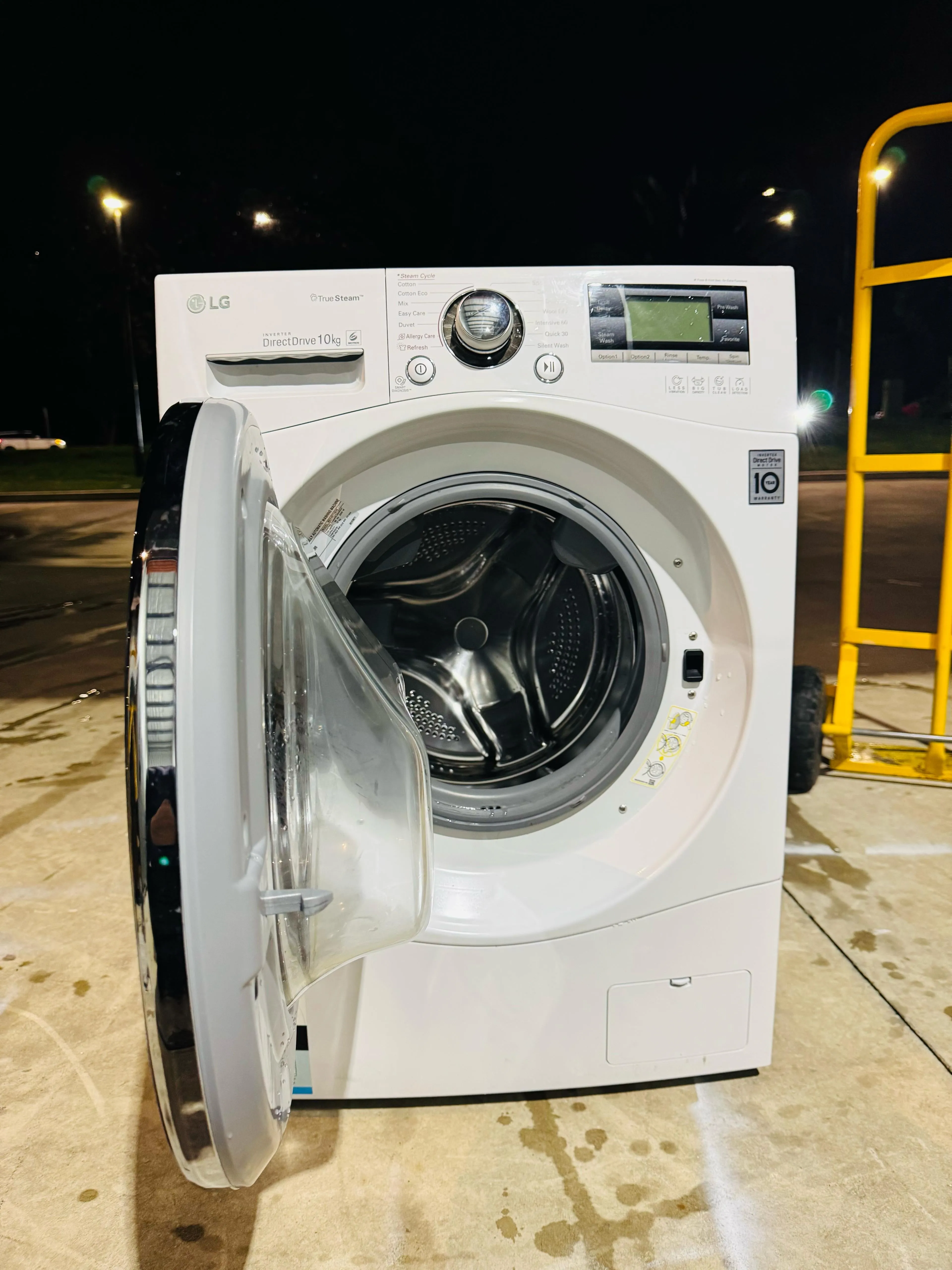 **LG 10KGS FRONT LOADER WASHING MACHINE**