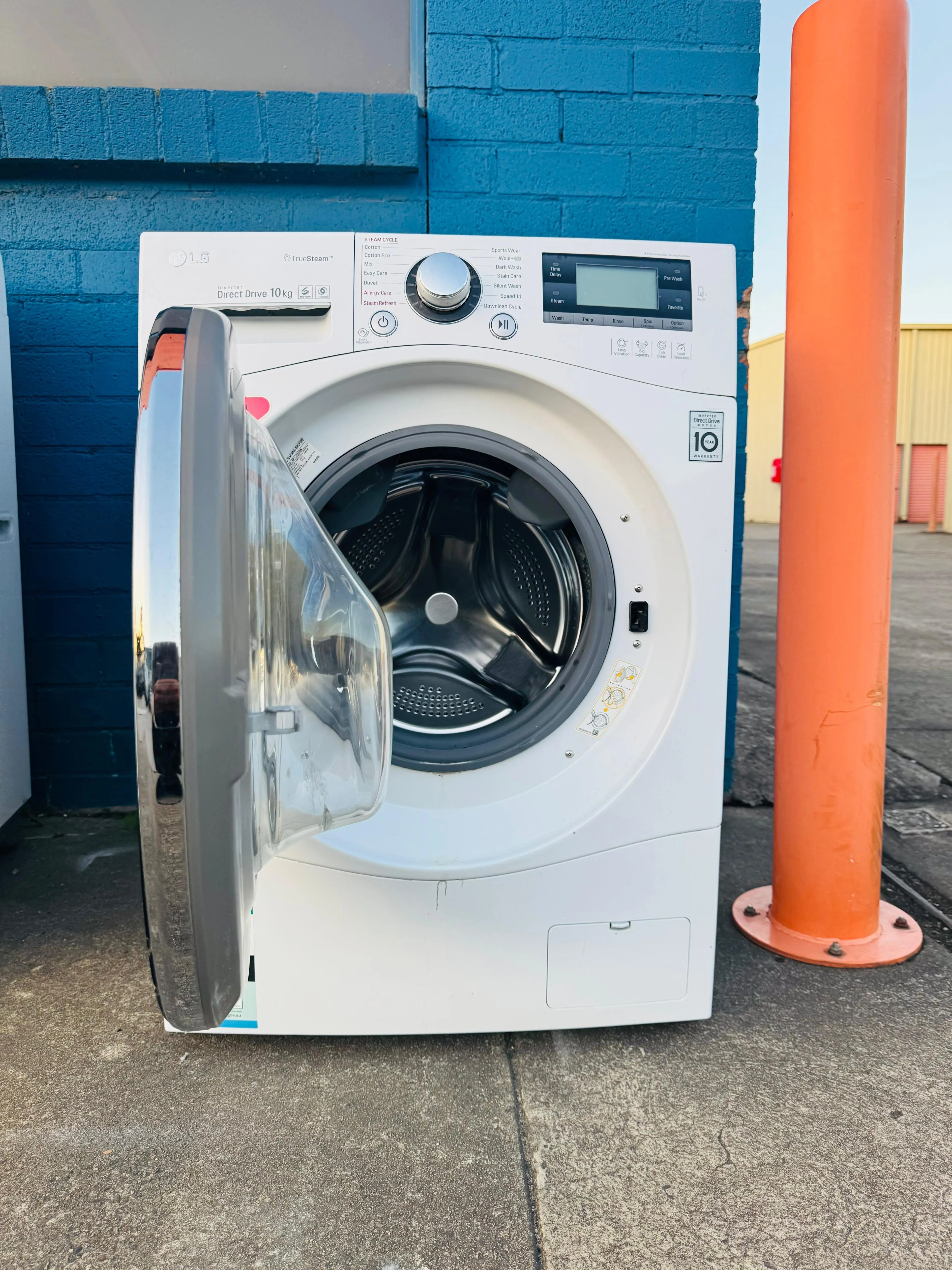 **LG 10KGS FRONT LOADER WASHING MACHINE**
