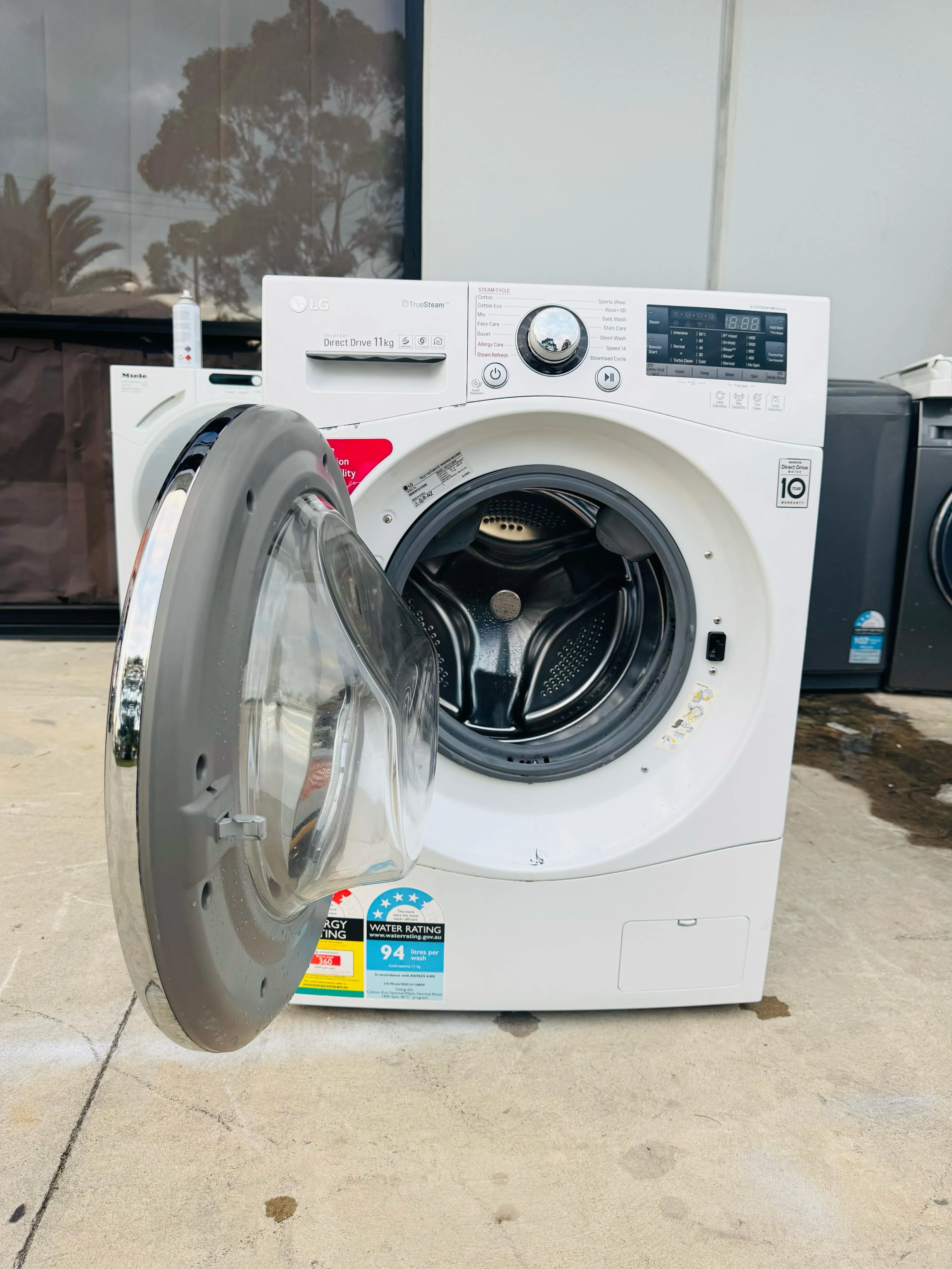 **LG 11 KGS FRONT LOADER WASHING MACHINE**