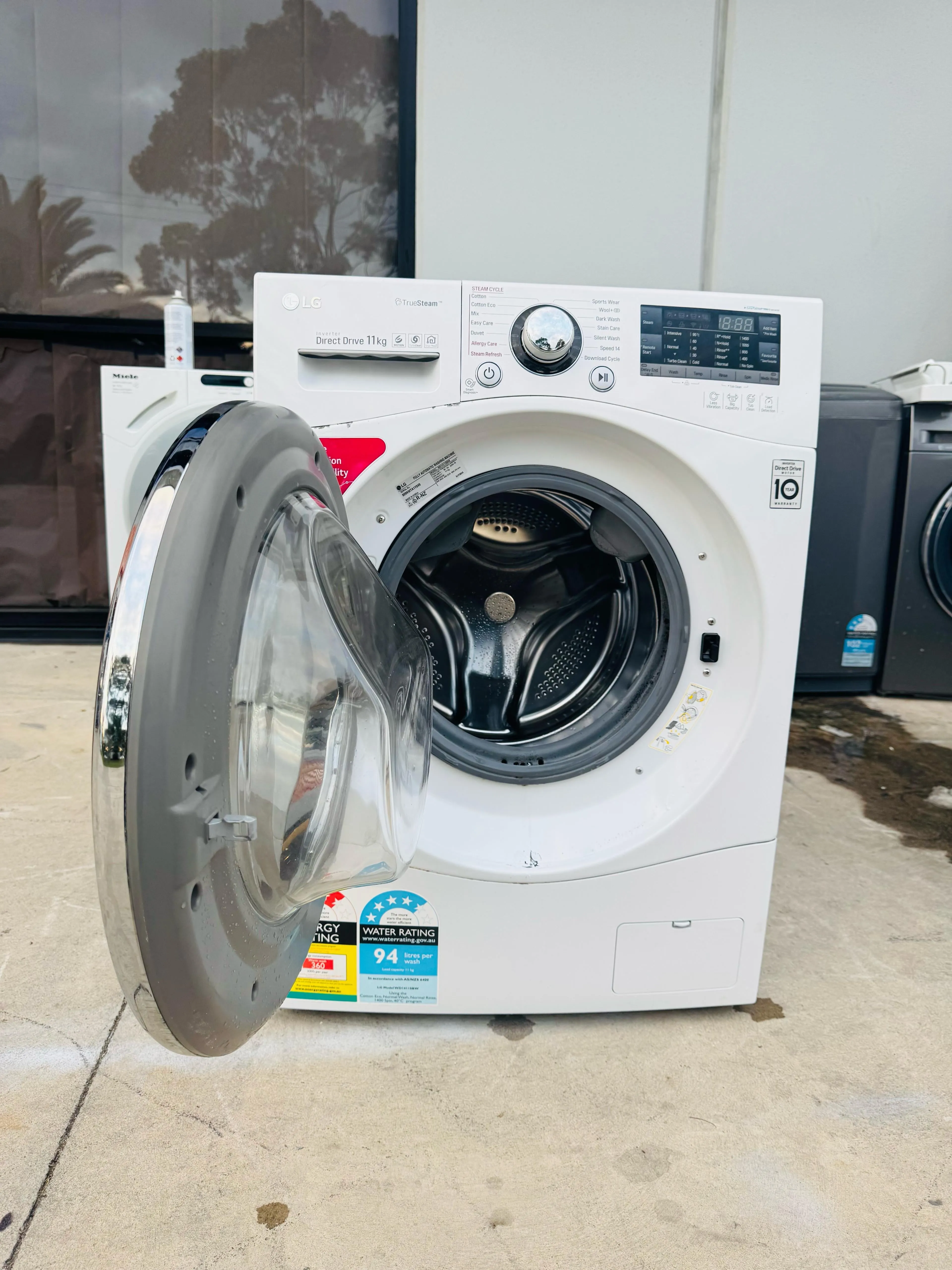 **LG 11 KGS FRONT LOADER WASHING MACHINE**