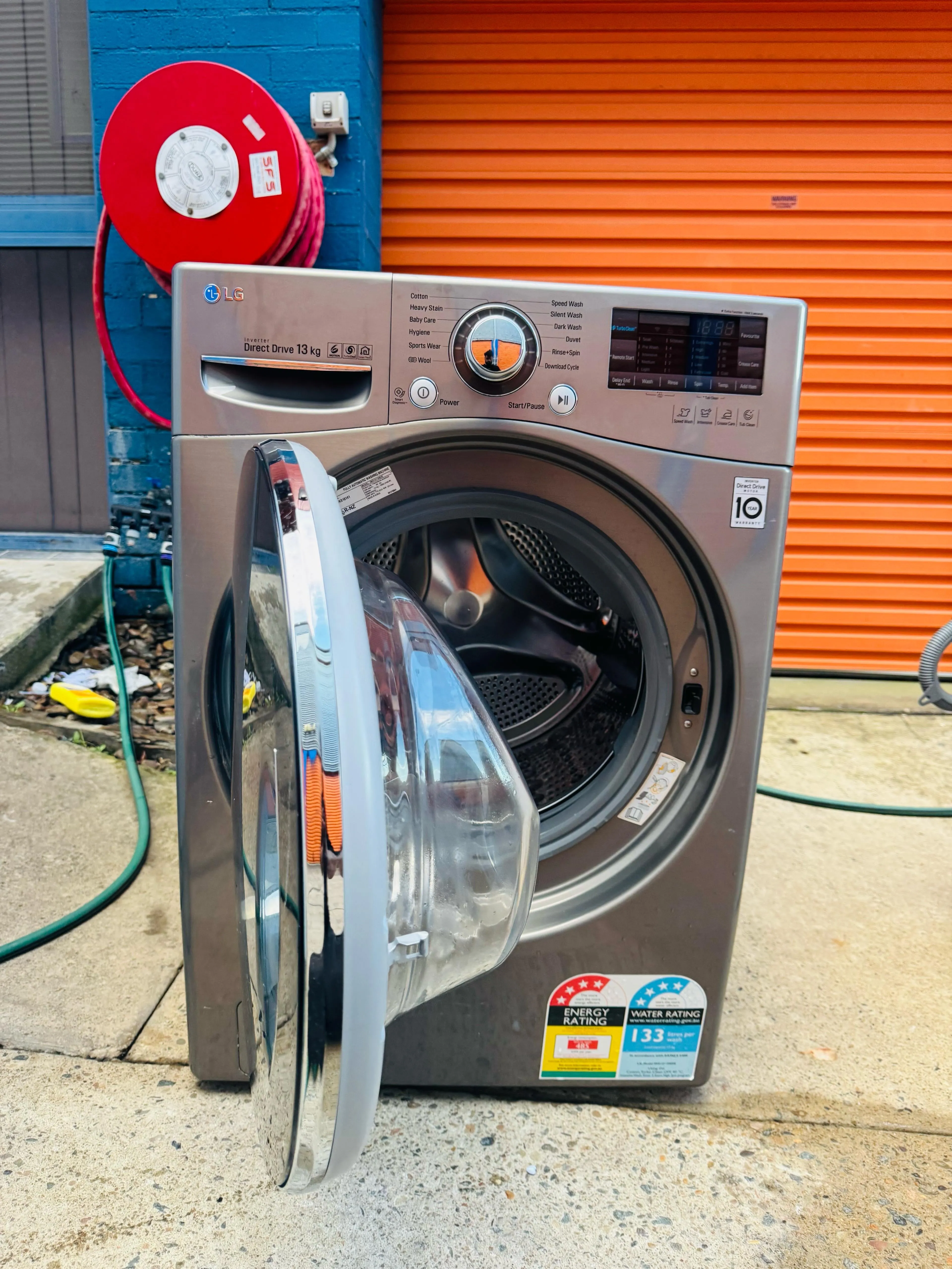 **LG 13KGS FRONT LOADER WASHING MACHINE**