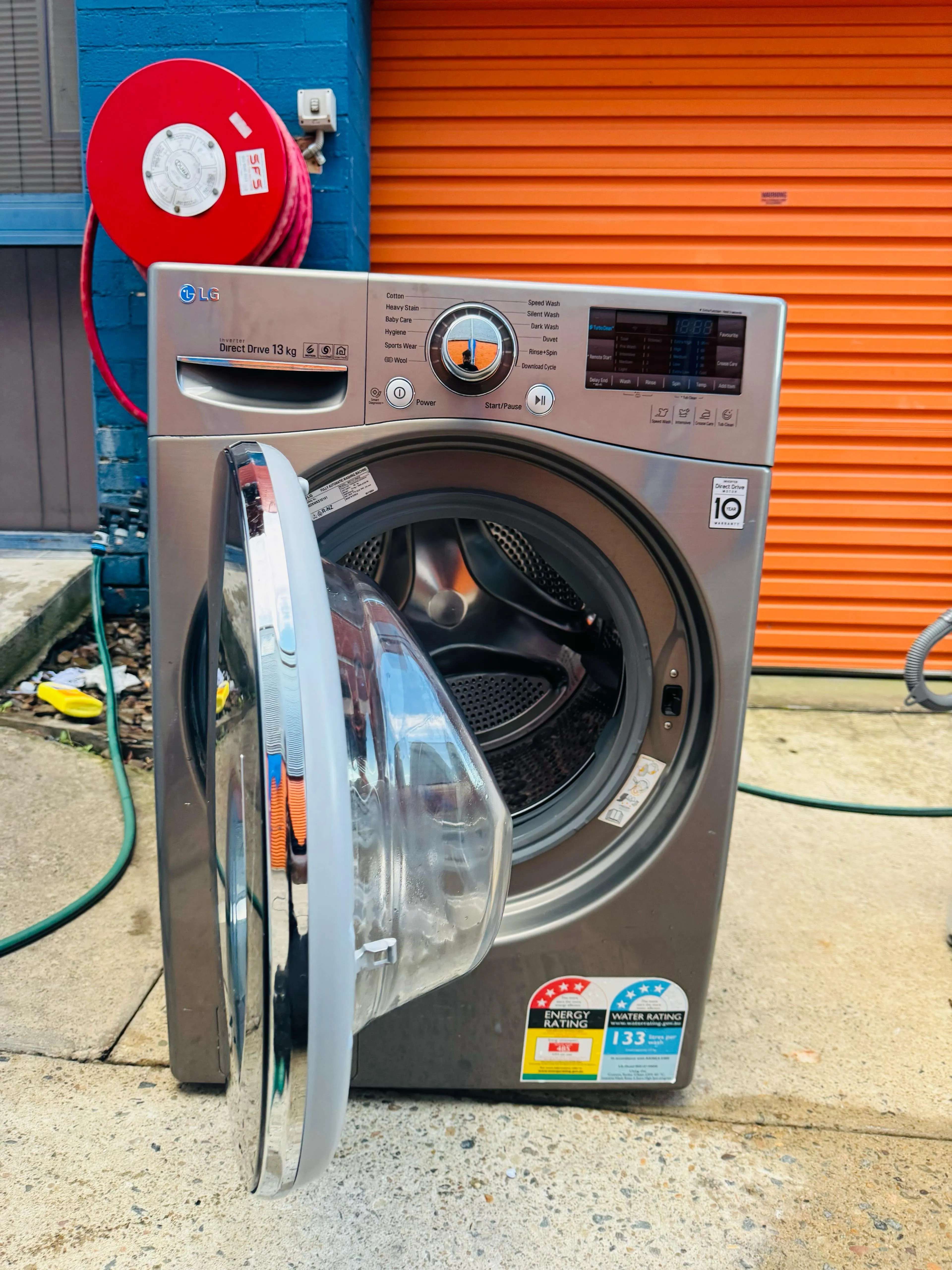 **LG 13KGS FRONT LOADER WASHING MACHINE**