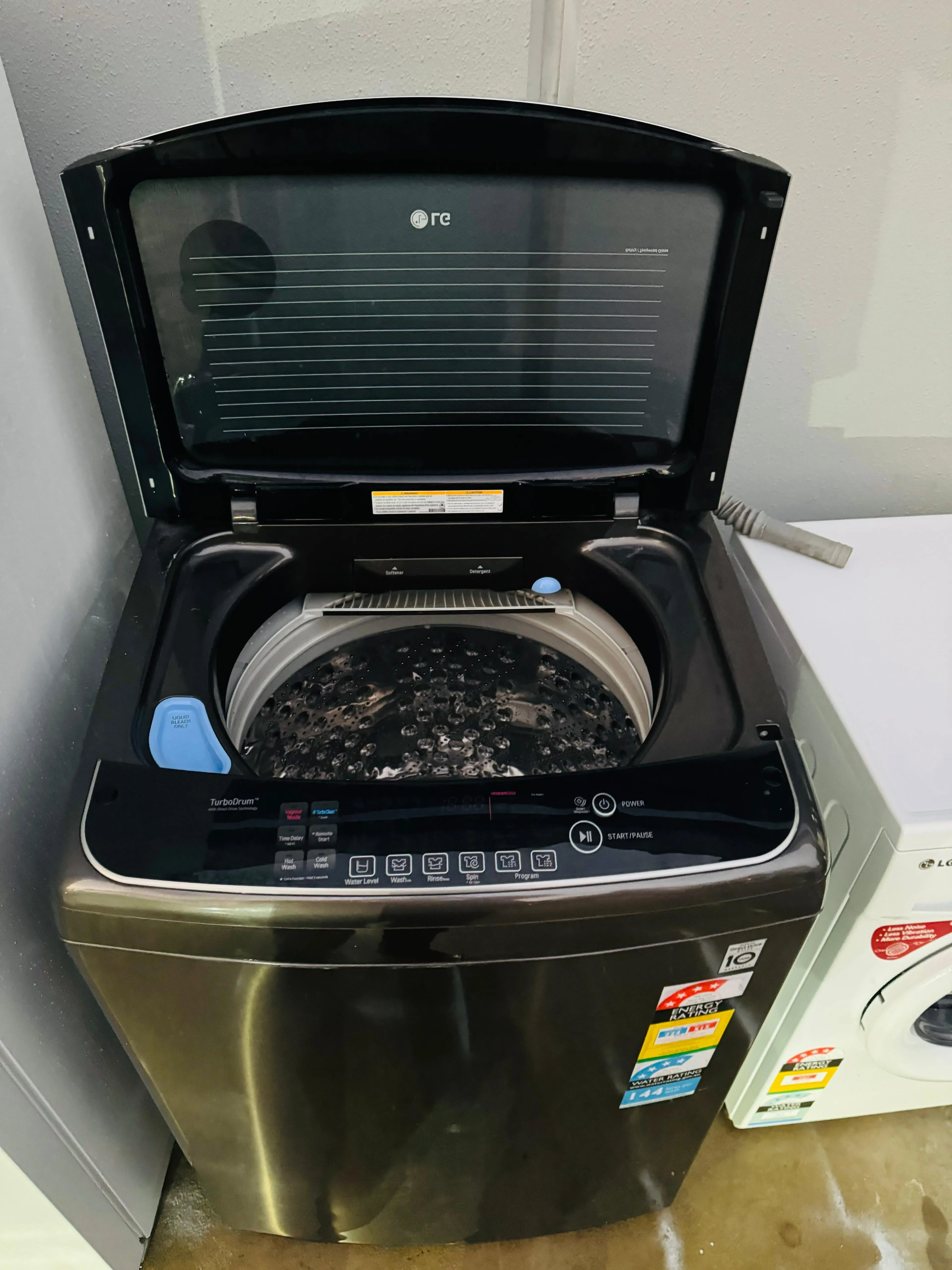**LG 14KGS TOP LOADER WASHING MACHINE**
