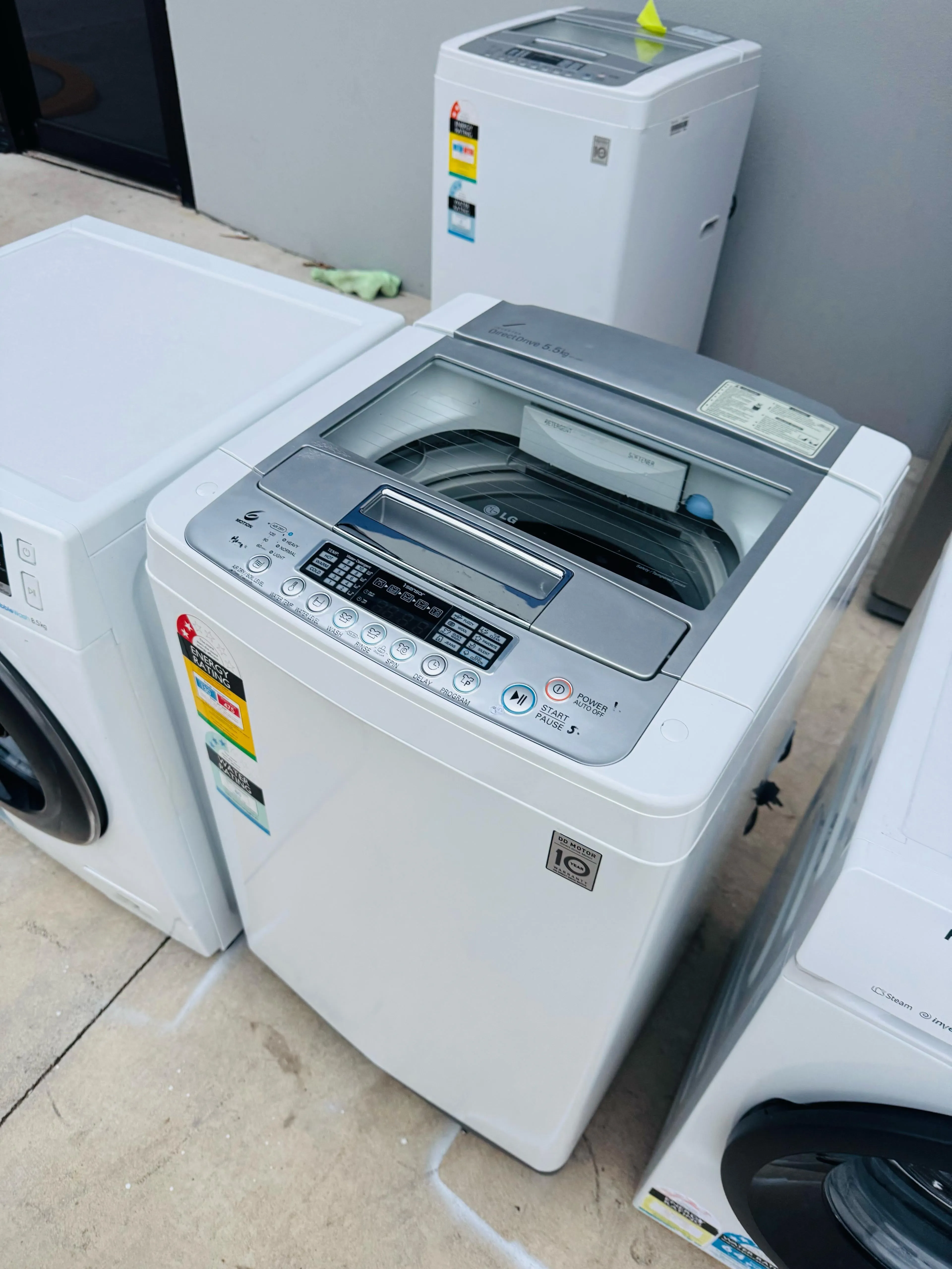 **LG 5.5KGS TOP LOADER WASHING MACHINE**