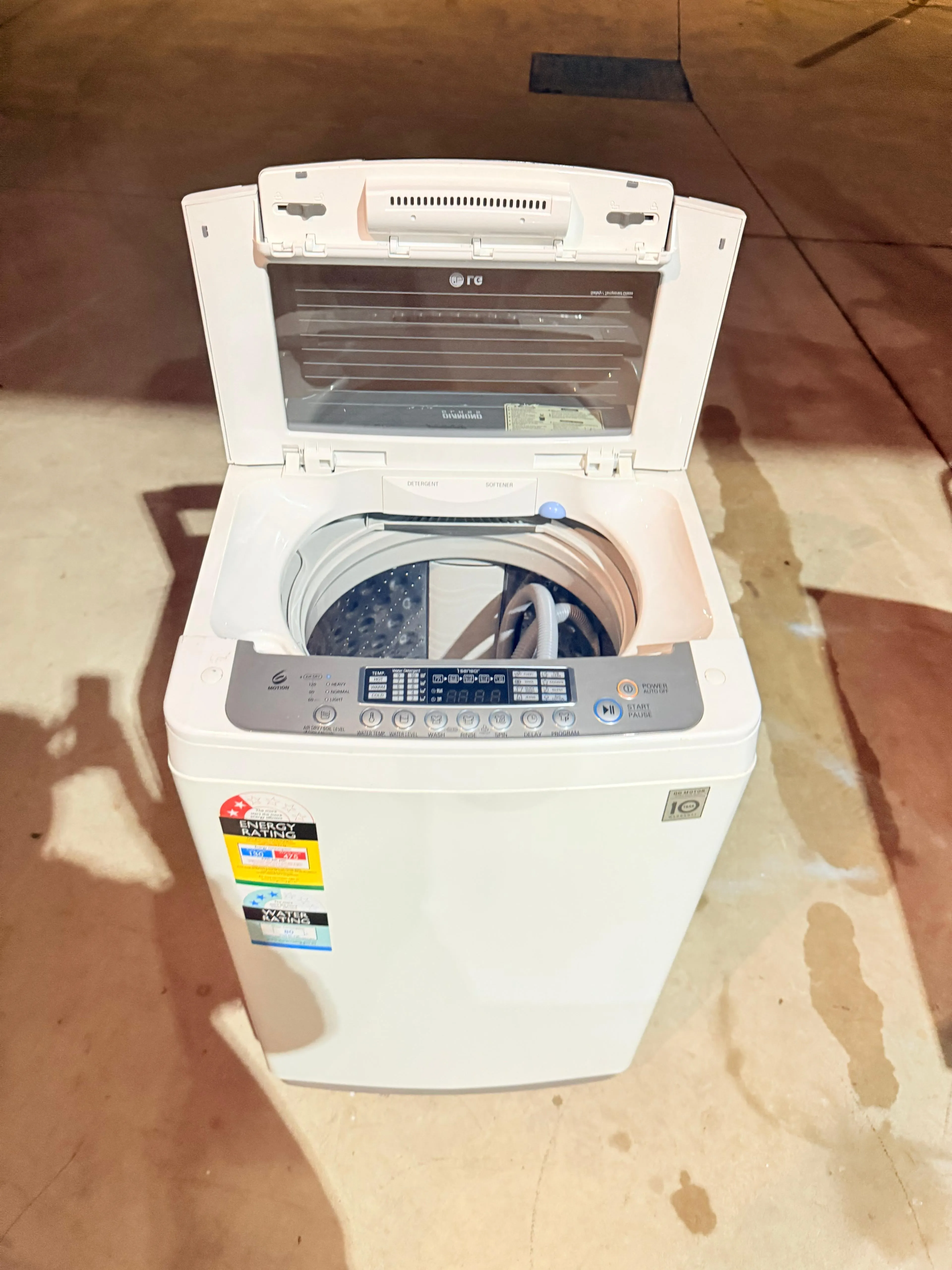 **LG 5.5KGS TOP LOADER WASHING MACHINE**