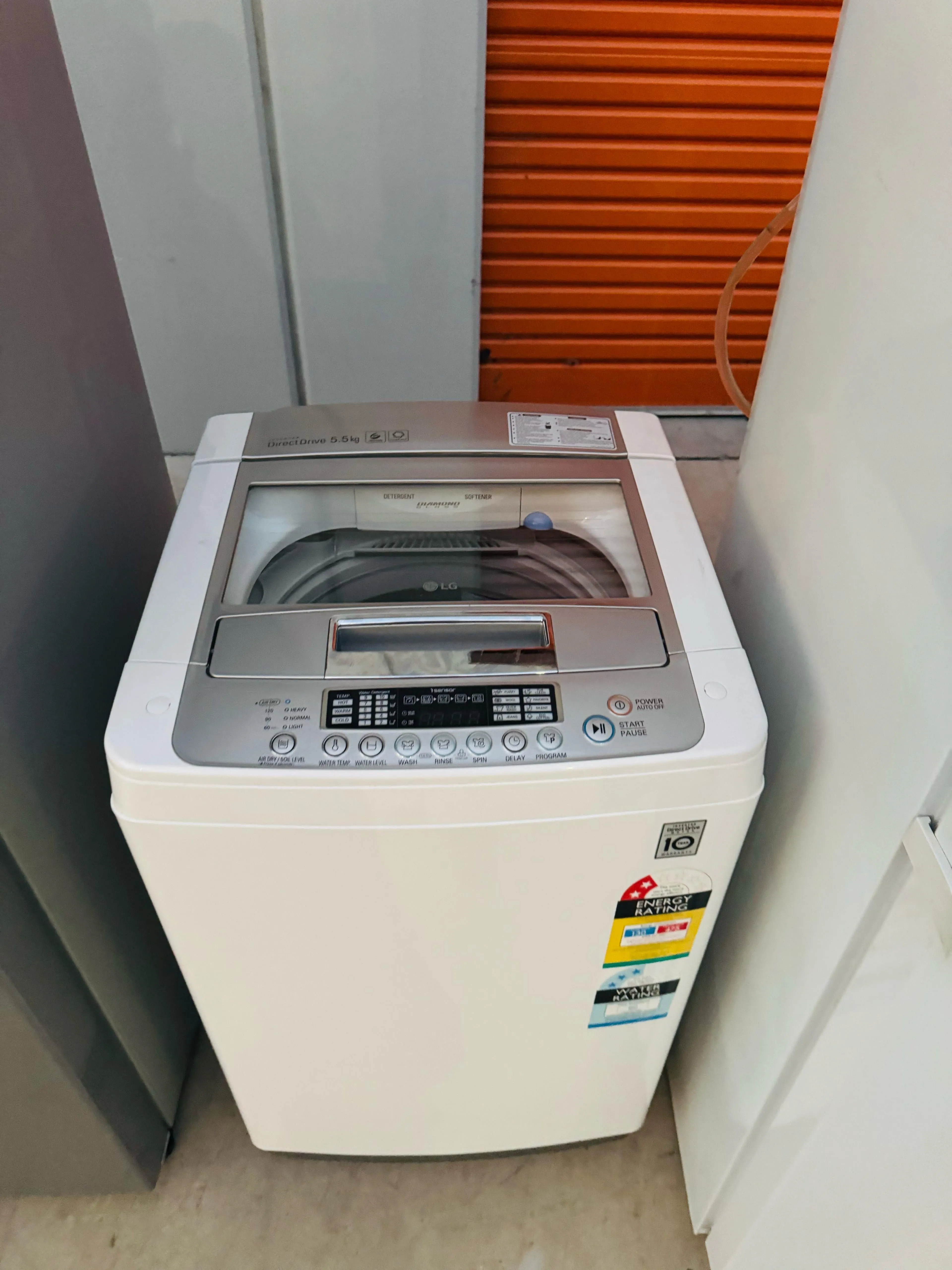 **LG 5.5KGS TOP LOADER WASHING MACHINE**