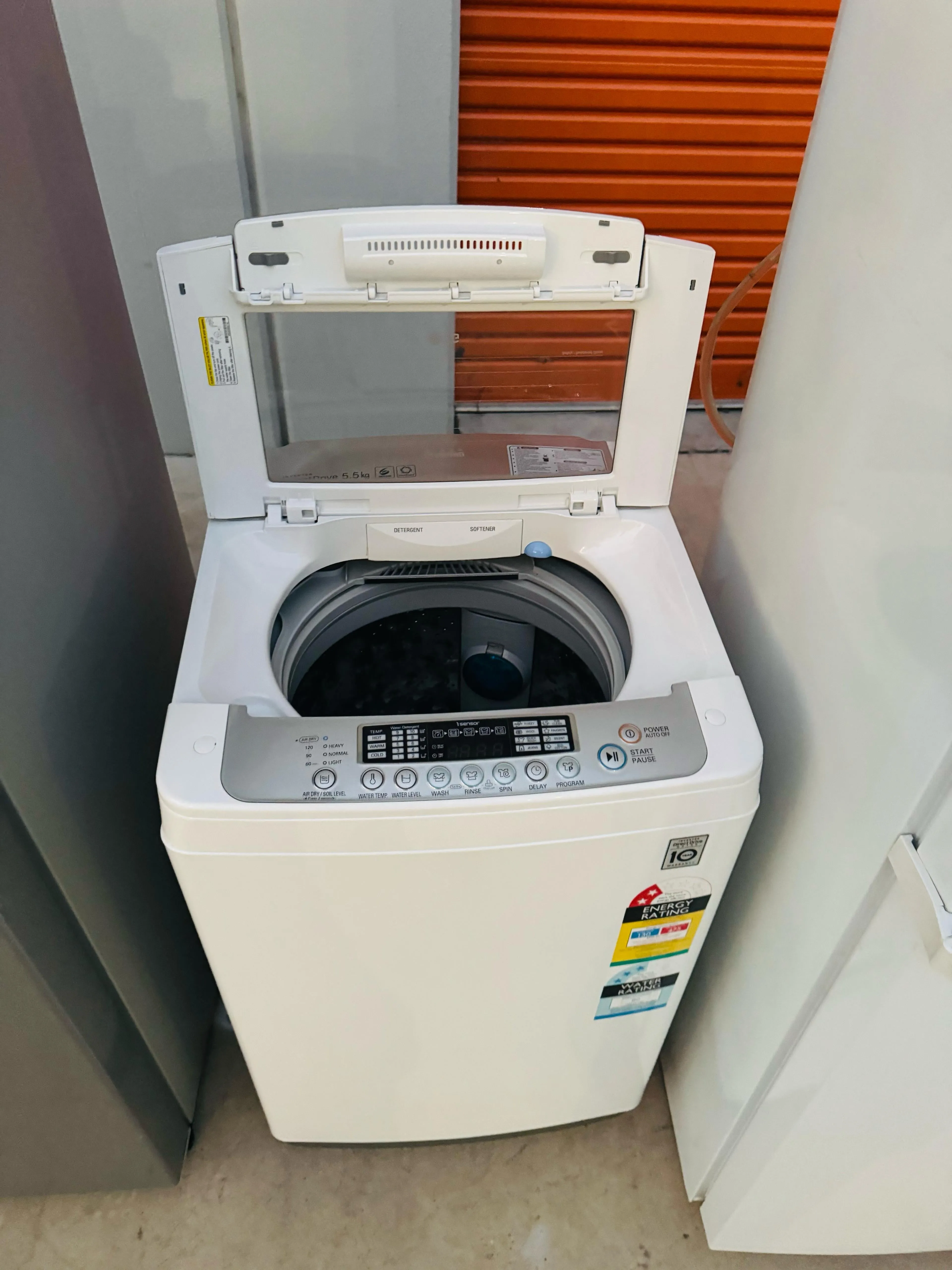 **LG 5.5KGS TOP LOADER WASHING MACHINE**
