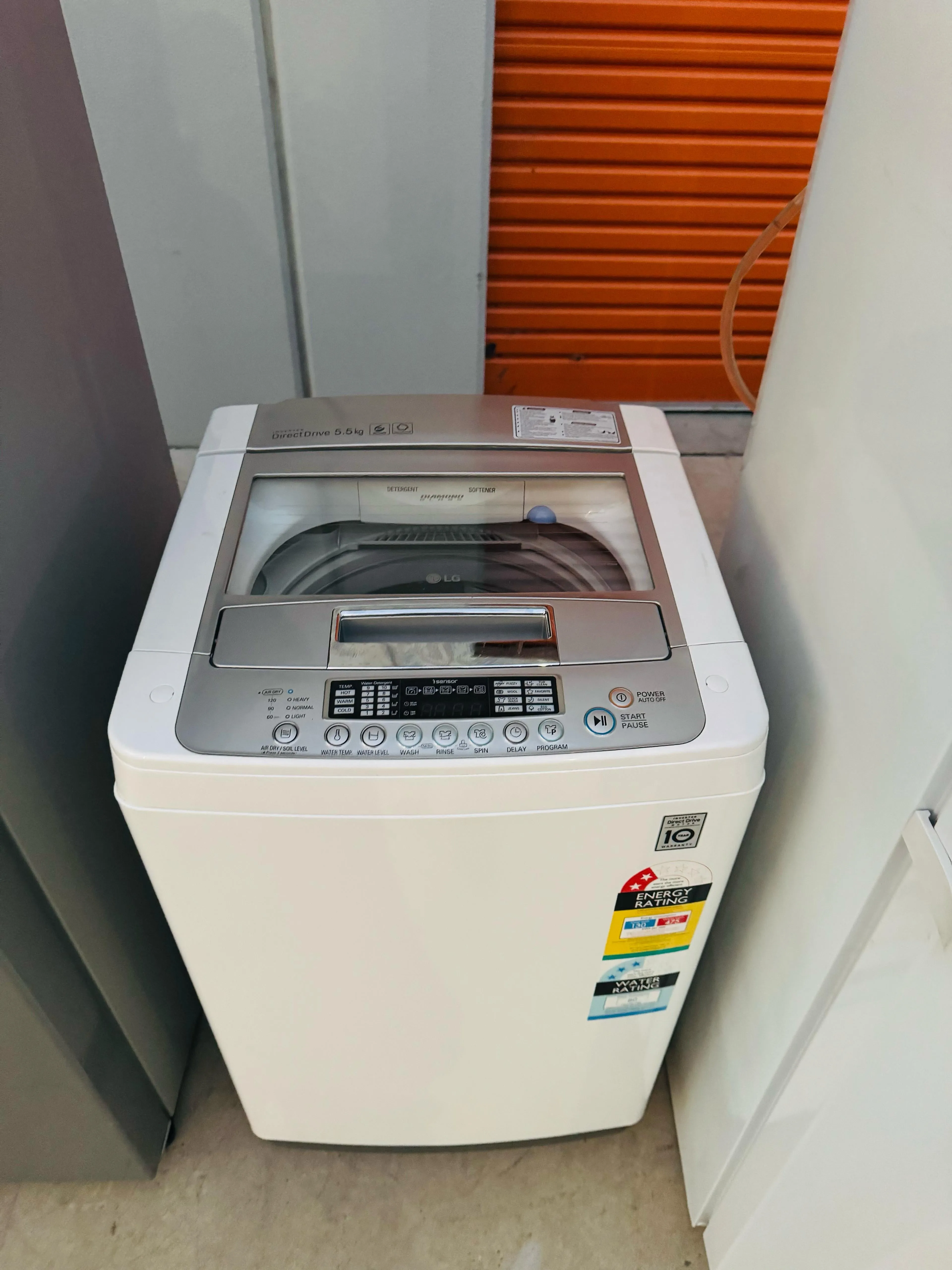**LG 5.5KGS TOP LOADER WASHING MACHINE**