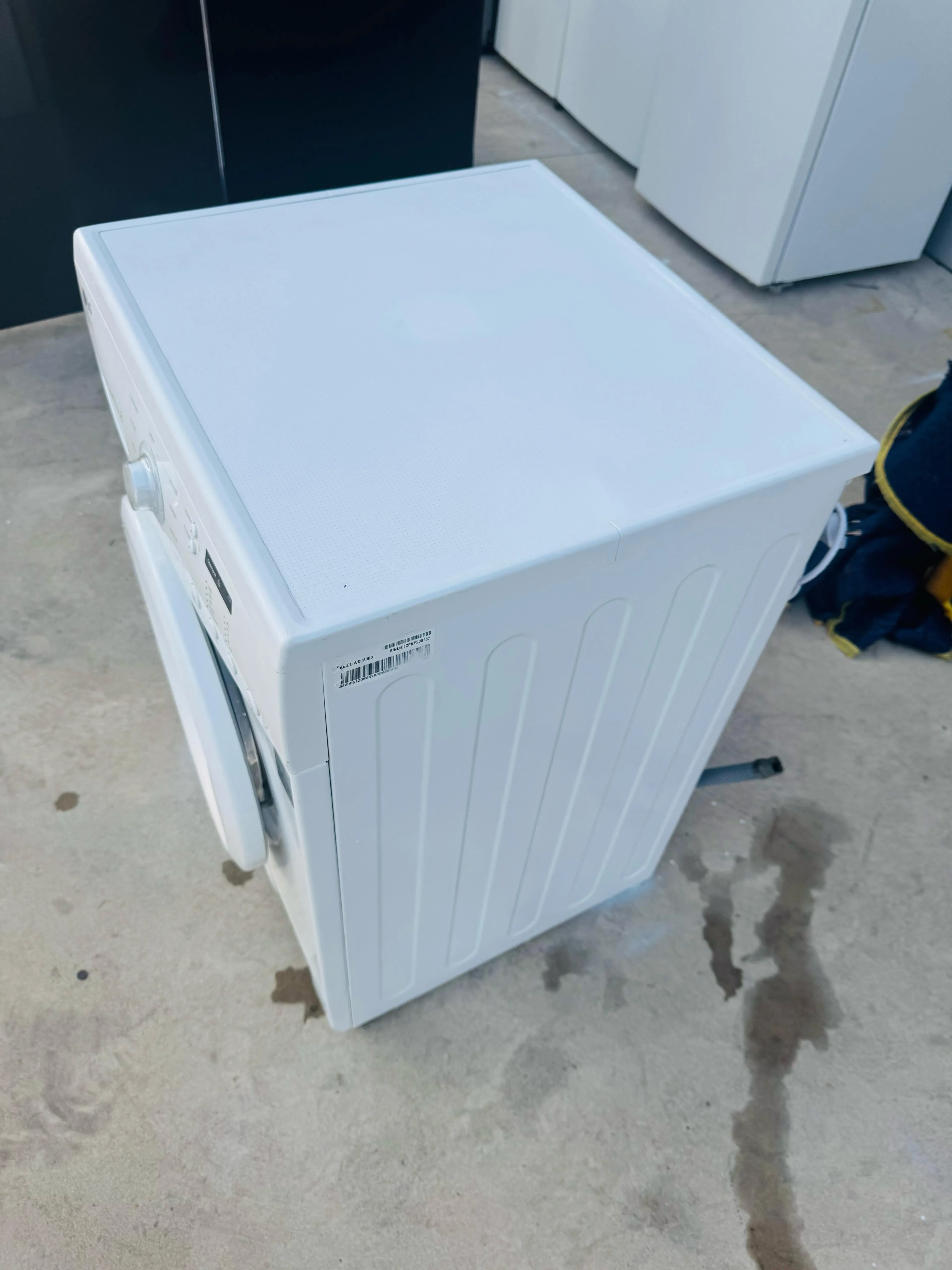 **LG 7 KGS FRONT LOADER WASHING MACHINE**