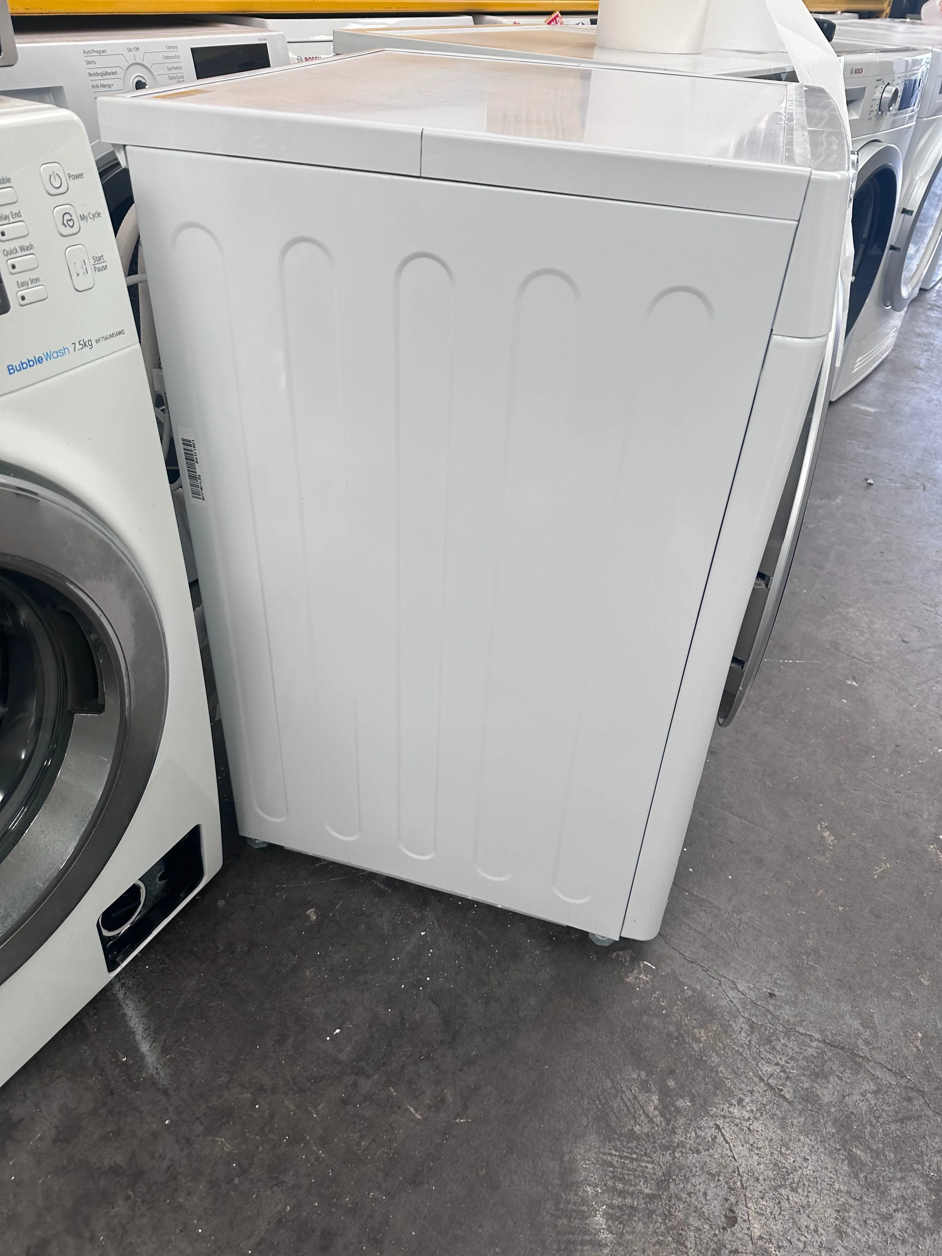 LG 7.5kg/4kg Washer Dryer Combo with 6 Motion Direct Drive [Refurbished]