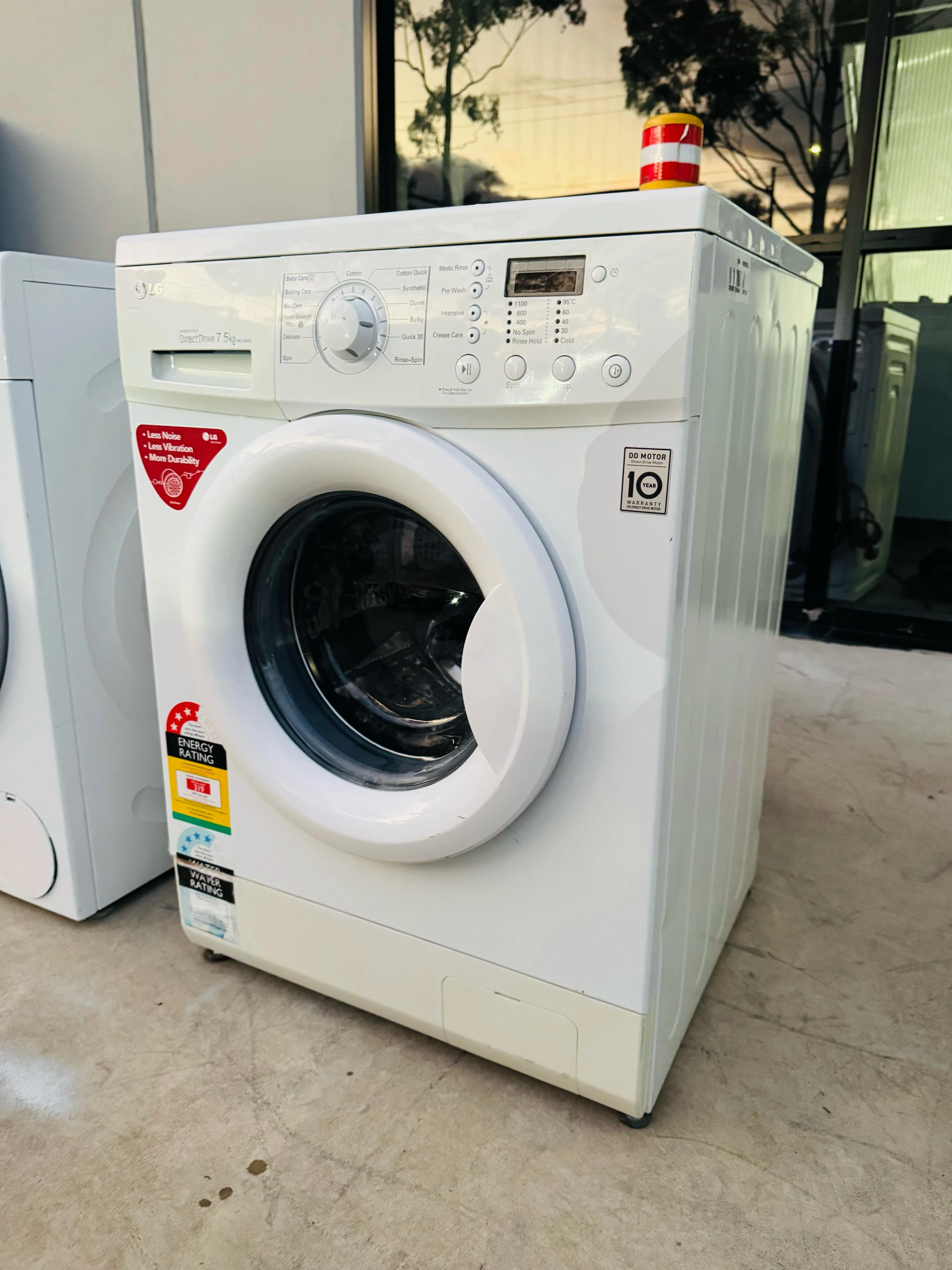 **LG 7.5KGS FRONT LOADER WASHING MACHINE** FREE DELIVERY