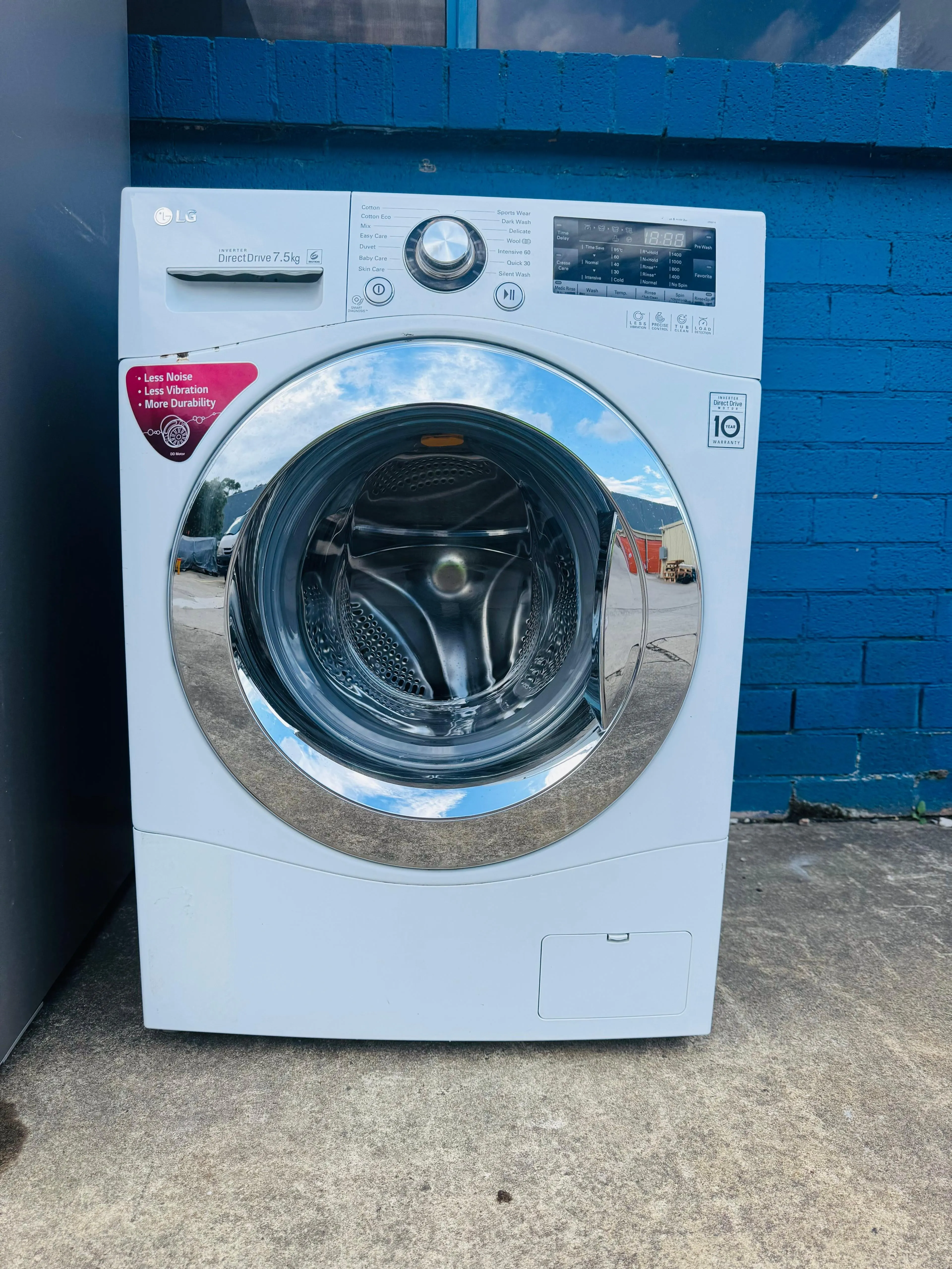 **LG 7.5KGS FRONT LOADER WASHING MACHINE**
