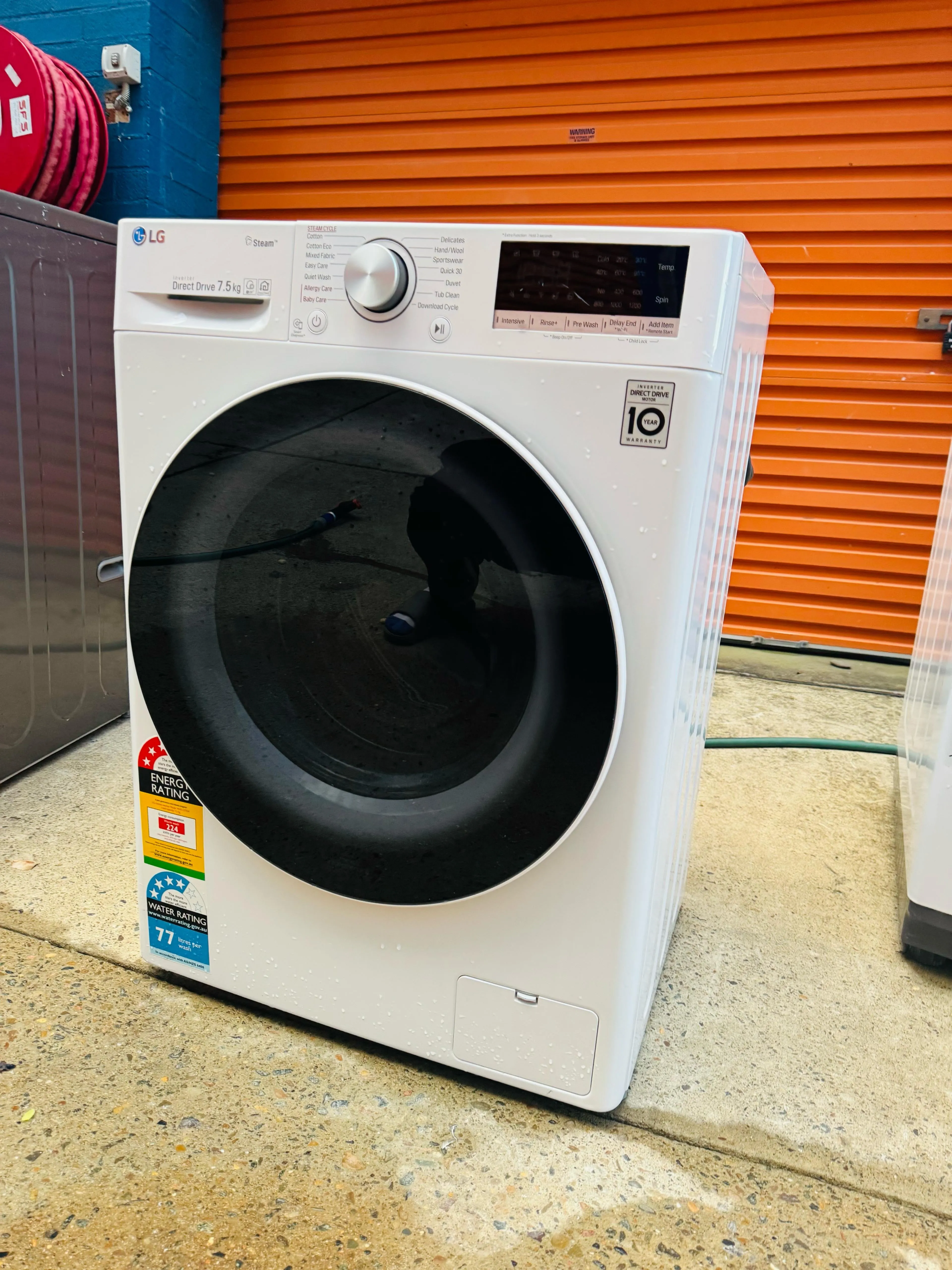 **LG 7.5KGS FRONT LOADER WASHING MACHINE**