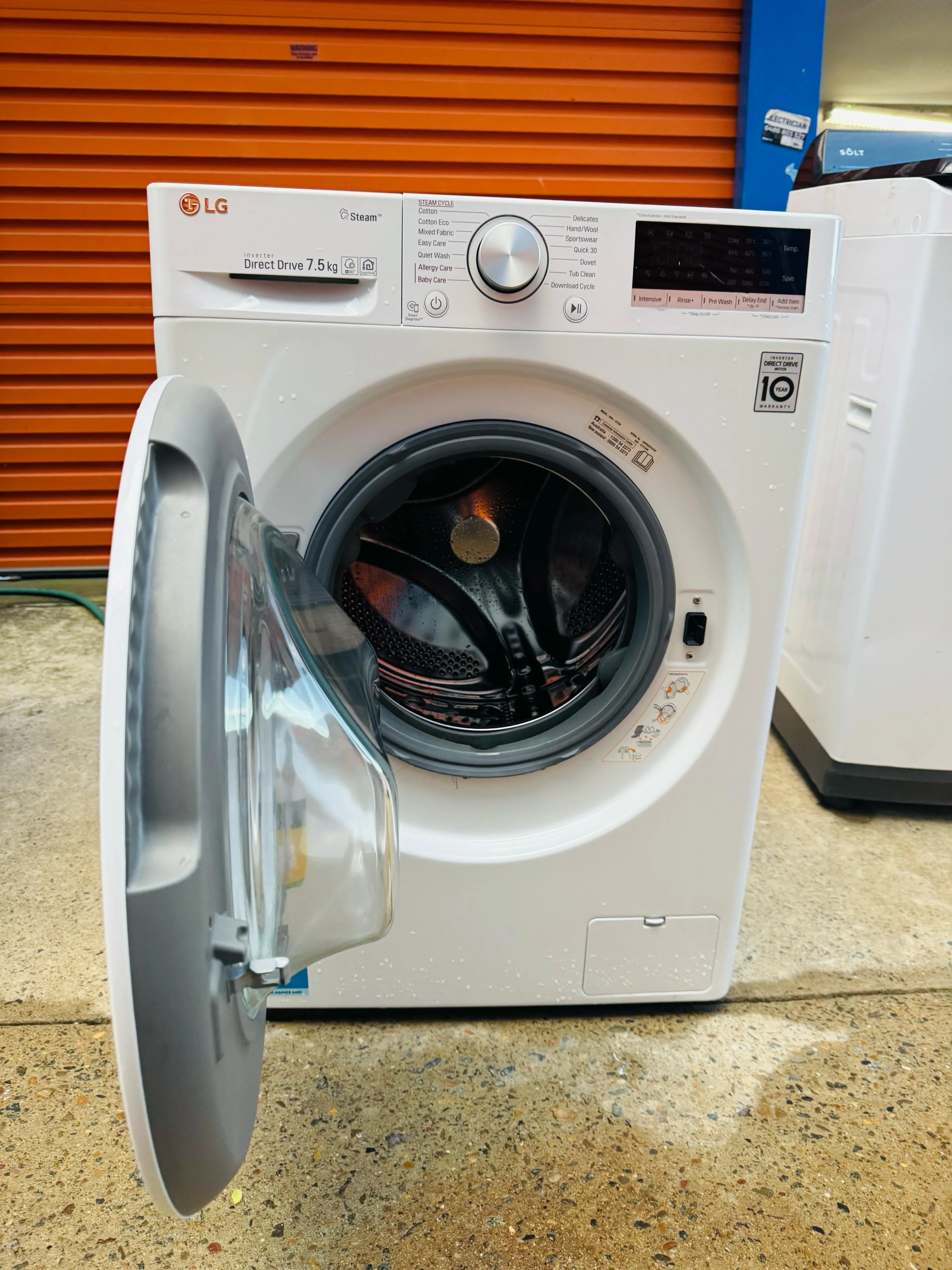 **LG 7.5KGS FRONT LOADER WASHING MACHINE**