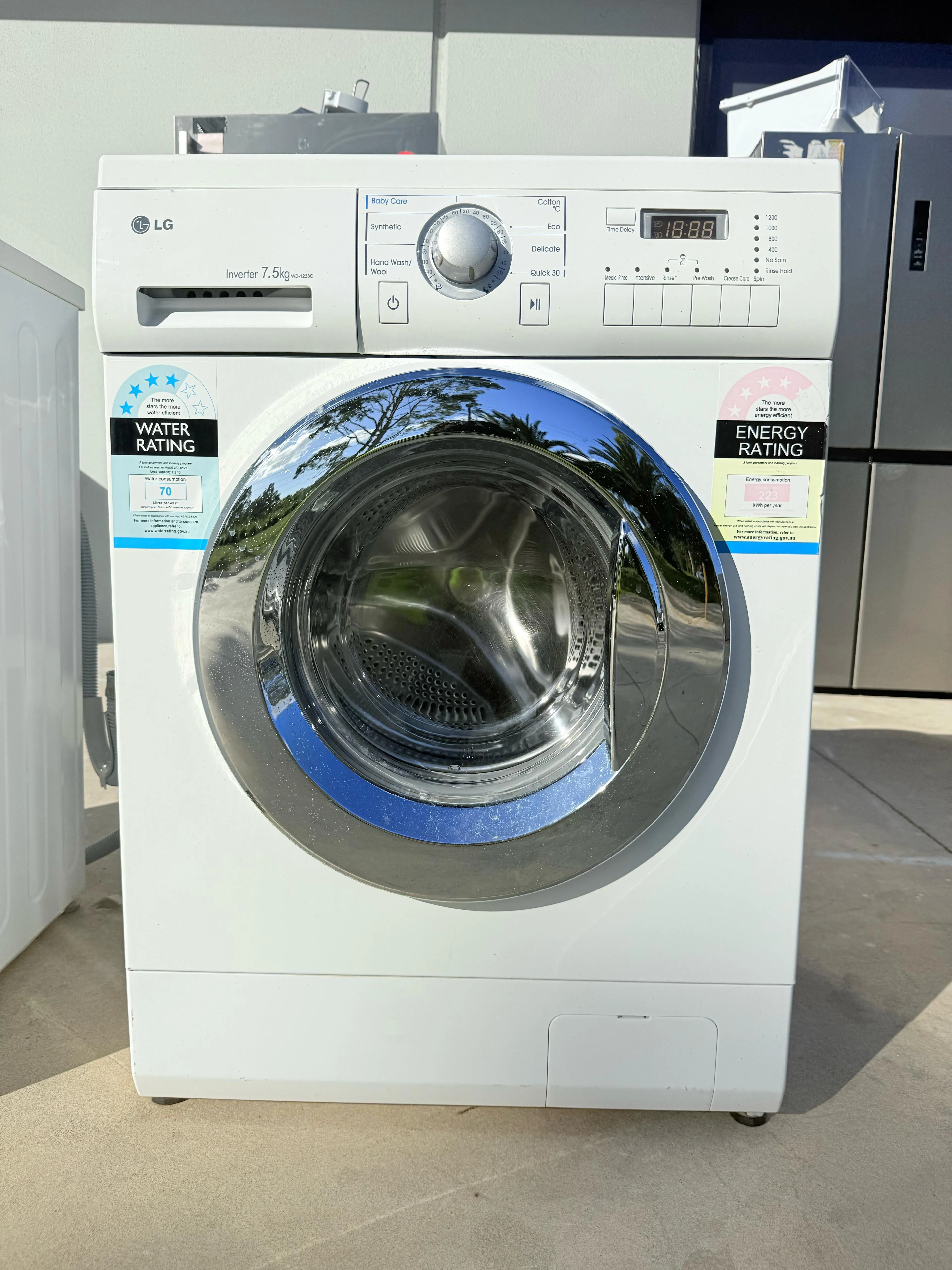 **LG 7.5KGS FRONT LOADER WASHING MACHINE**