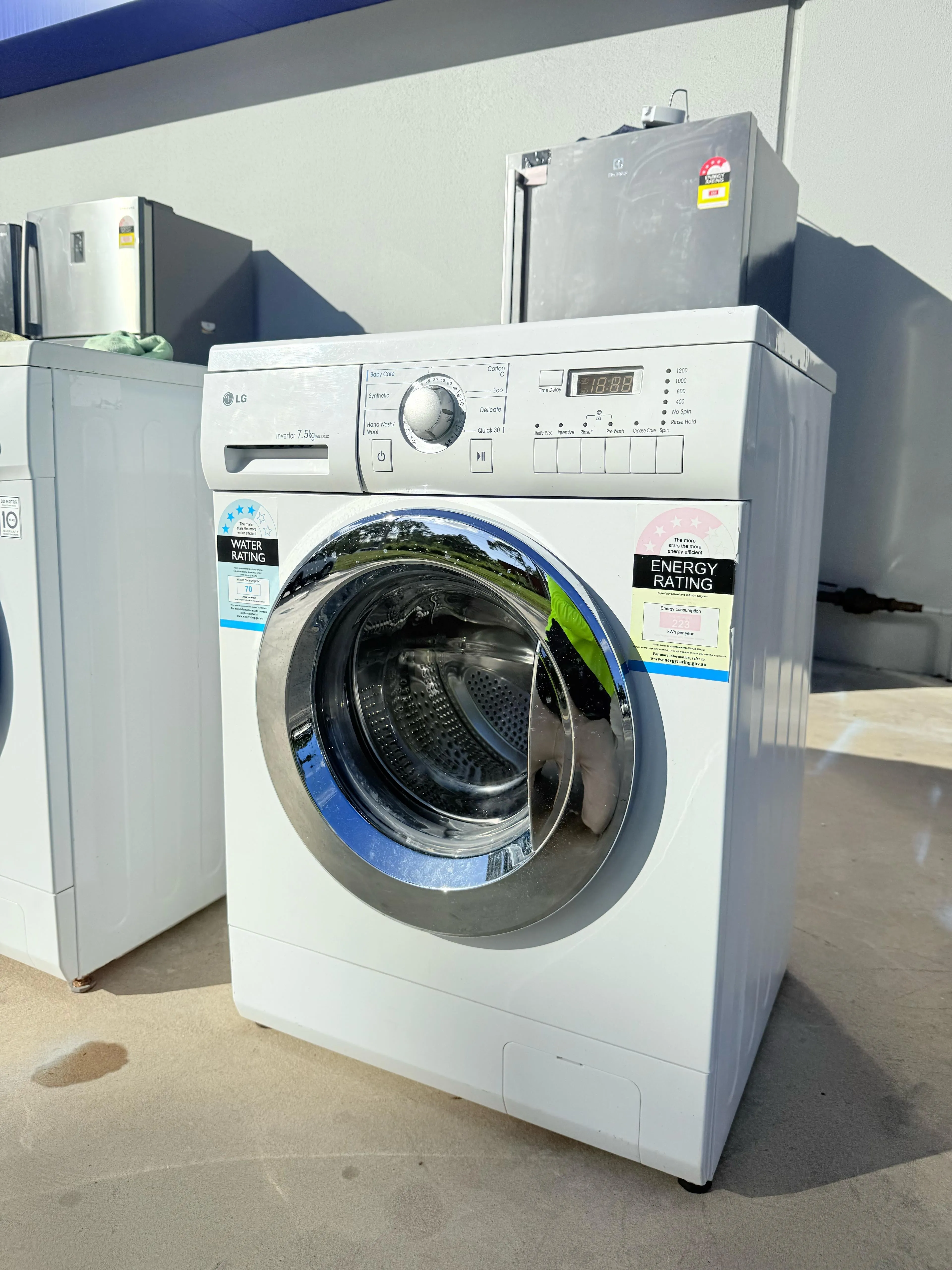 **LG 7.5KGS FRONT LOADER WASHING MACHINE**