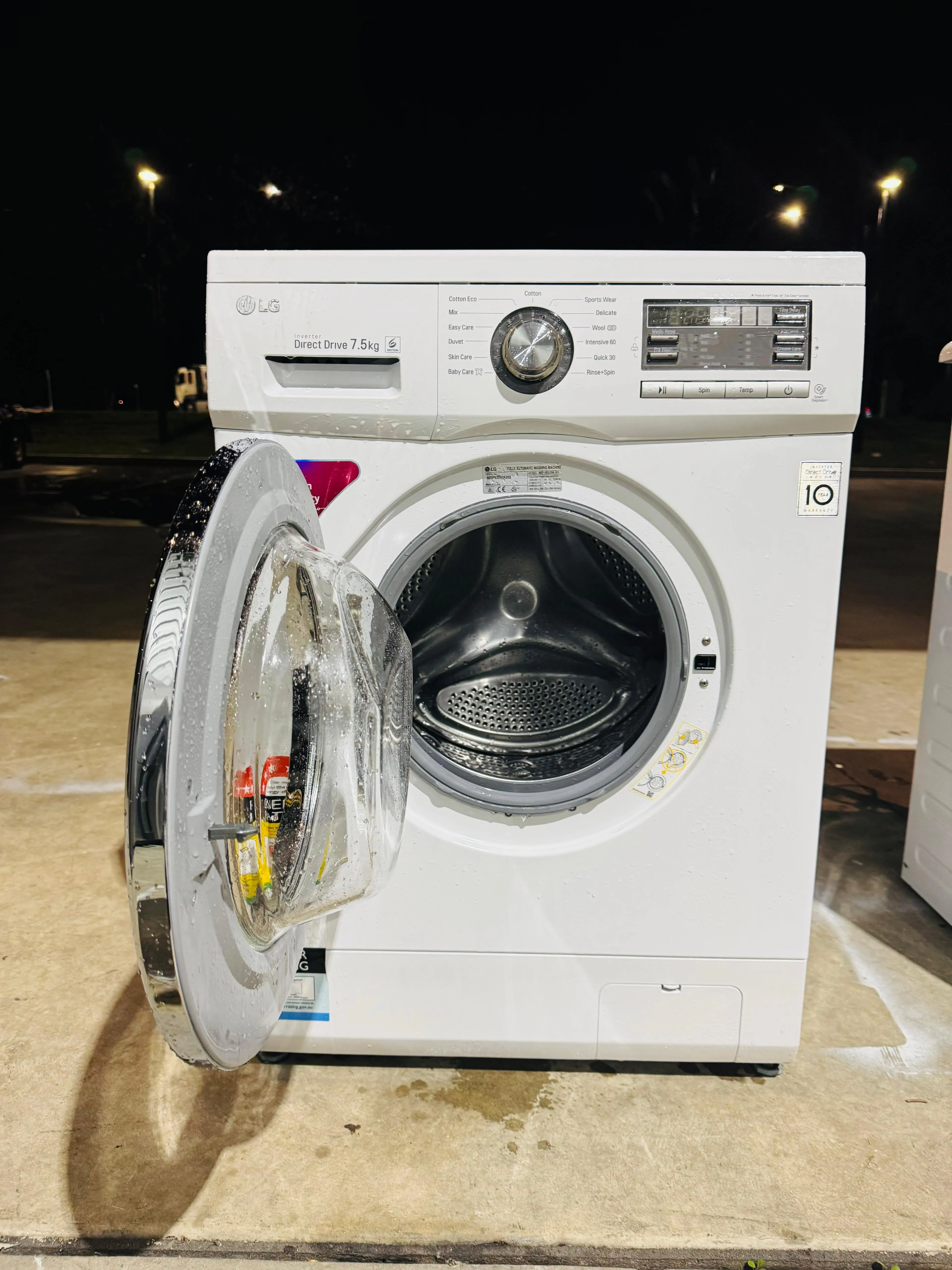 **LG 7.5KGS FRONT LOADER WASHING MACHINE**