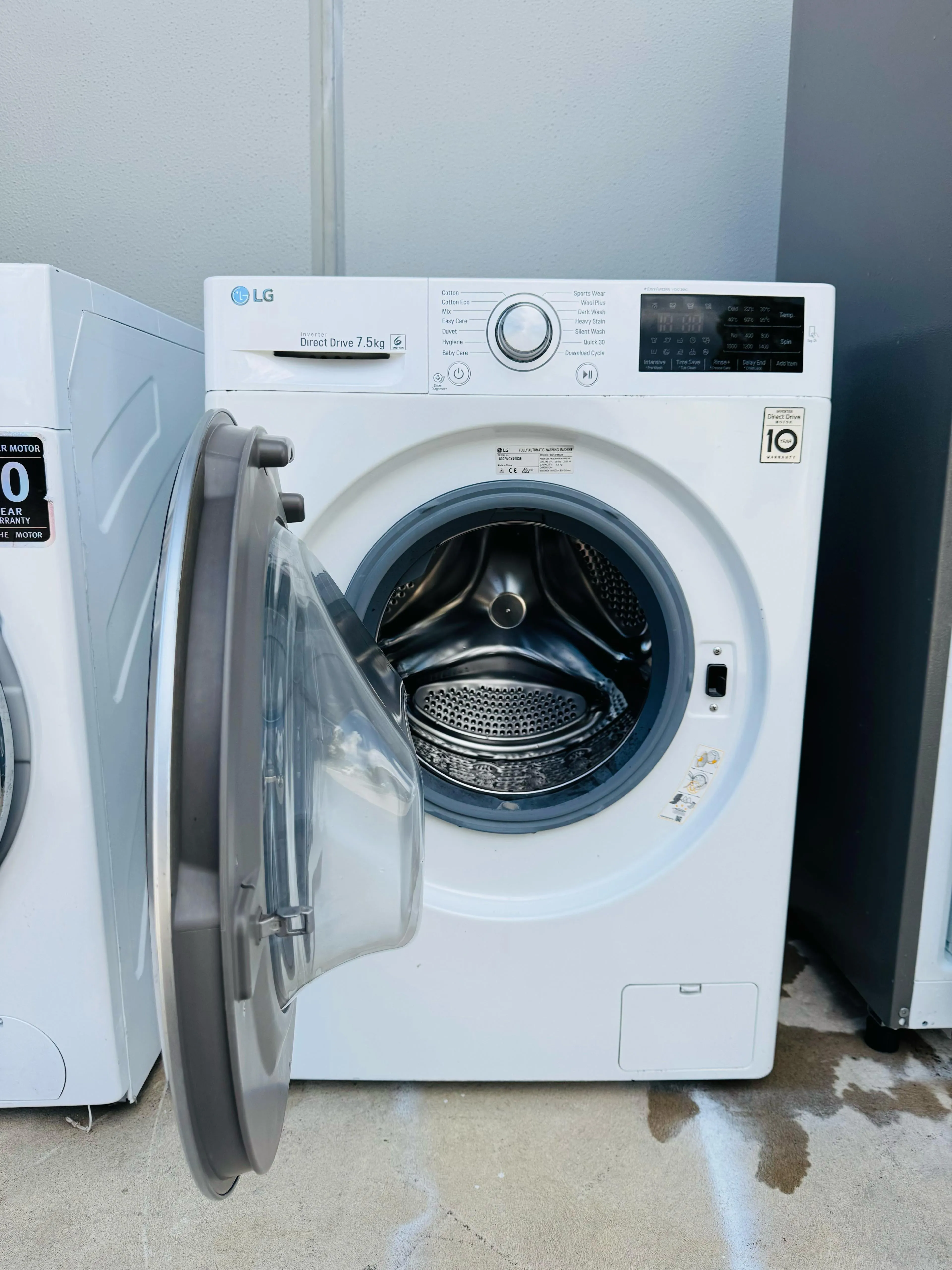 **LG 7.5KGS FRONT LOADER WASHING MACHINE**