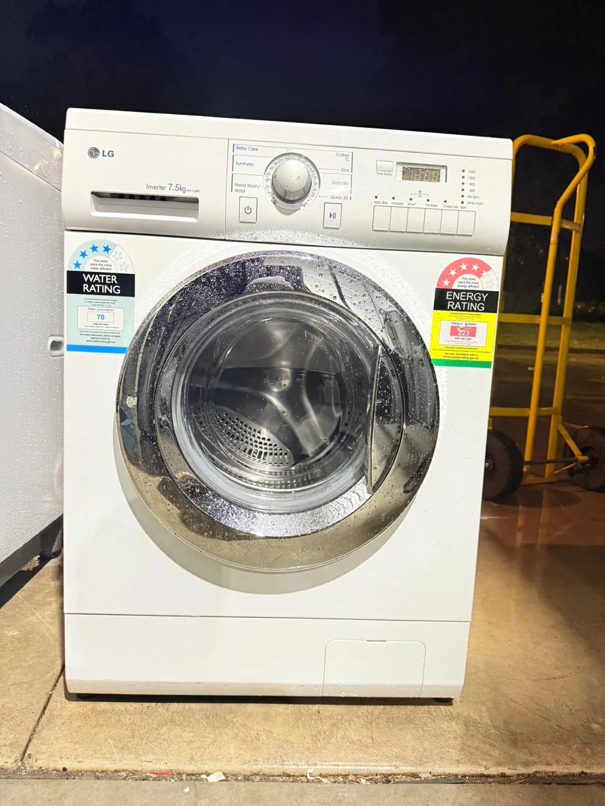 **LG 7.5KGS FRONT LOADER WASHING MACHINE**
