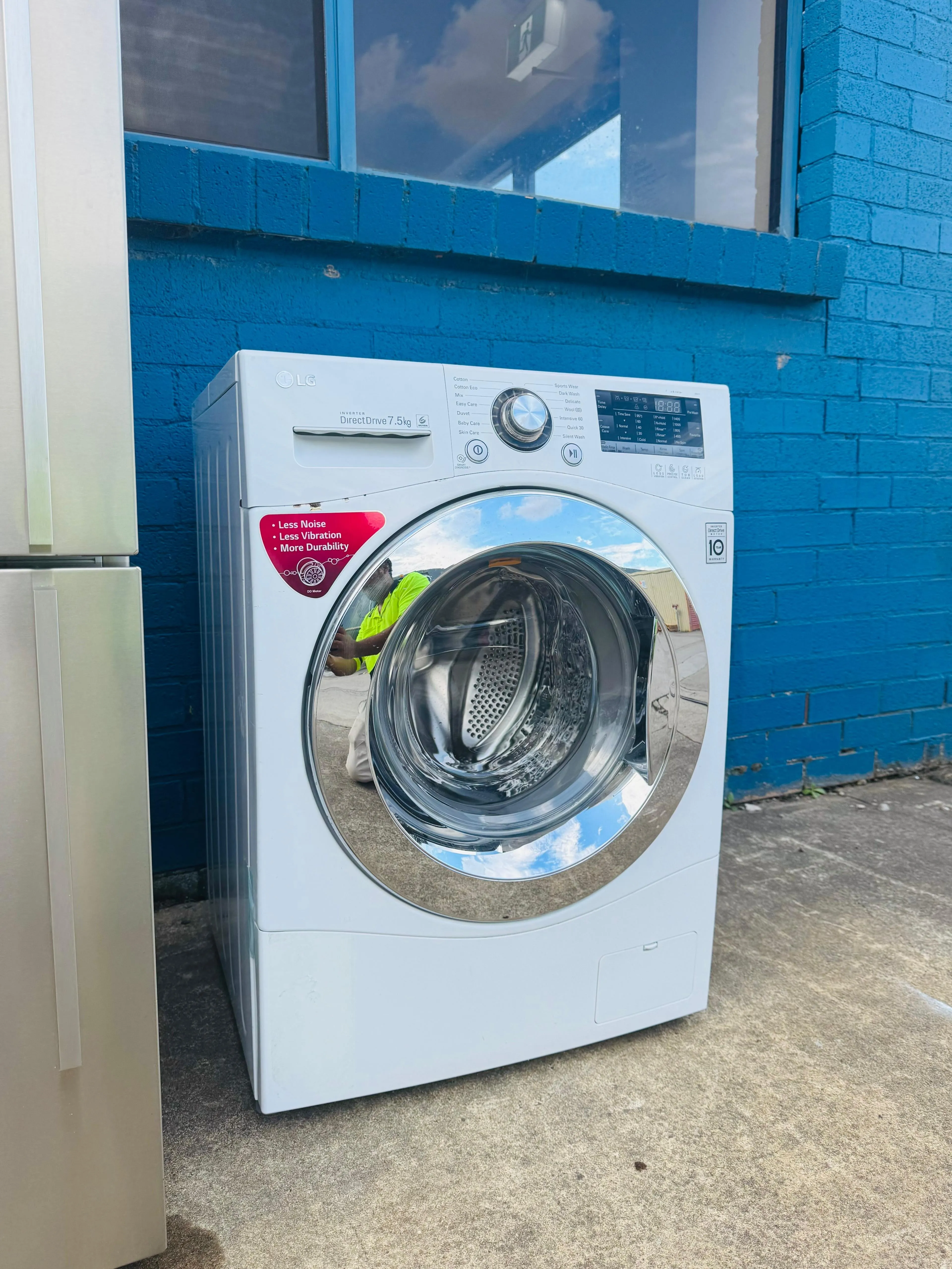 **LG 7.5KGS FRONT LOADER WASHING MACHINE**