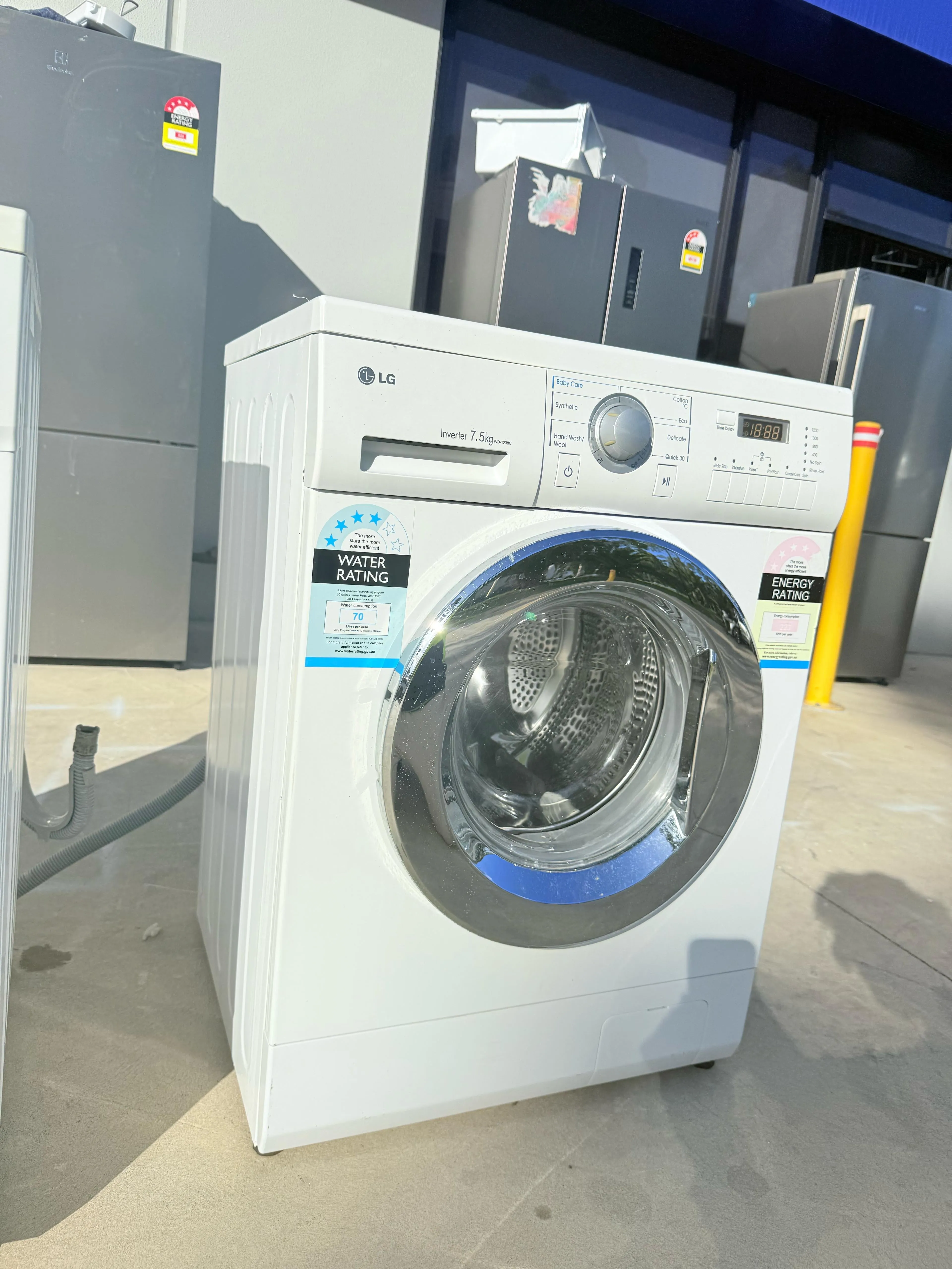 **LG 7.5KGS FRONT LOADER WASHING MACHINE**