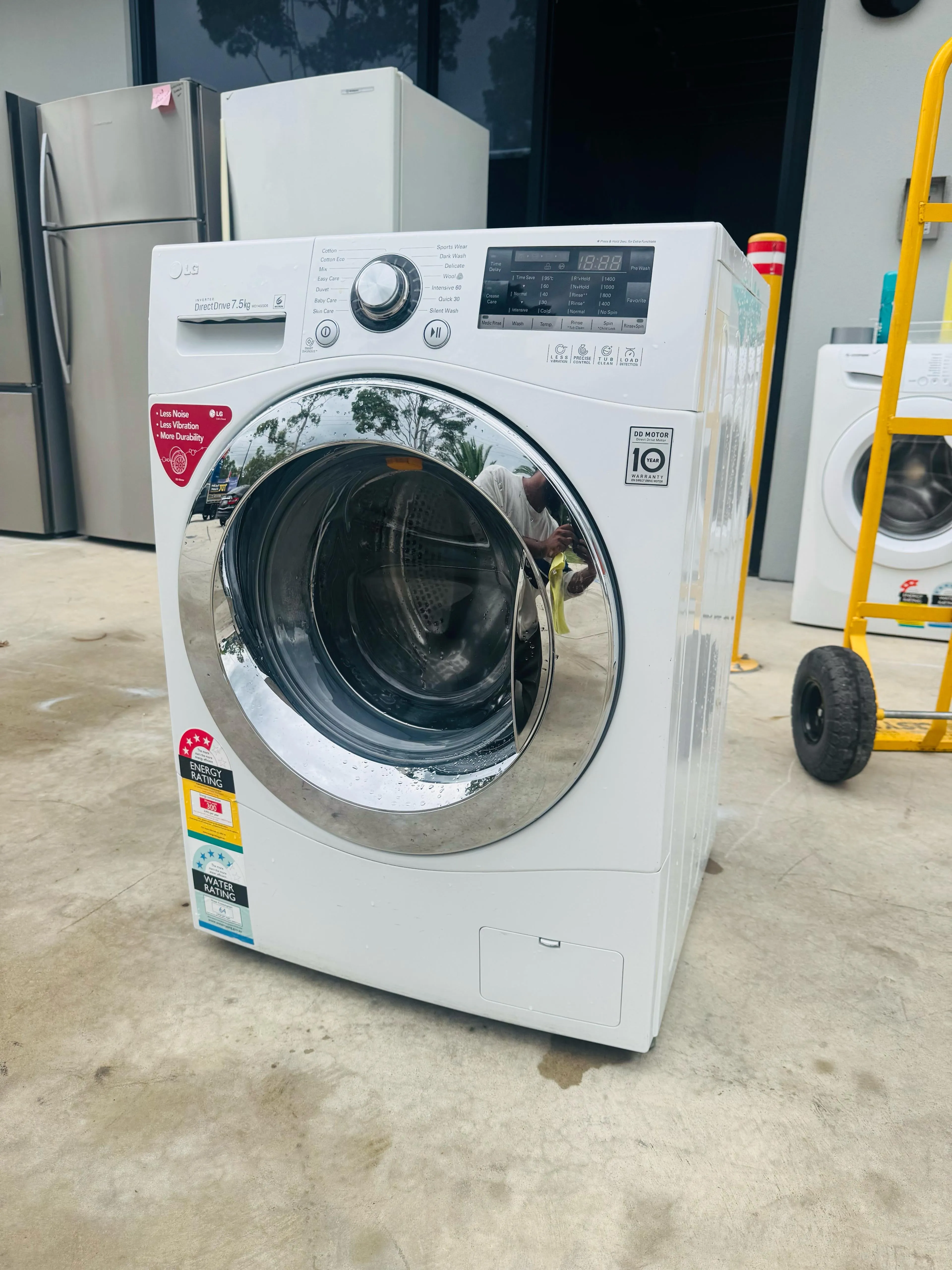 **LG 7.5KGS FRONT LOADER WASHING MACHINE**