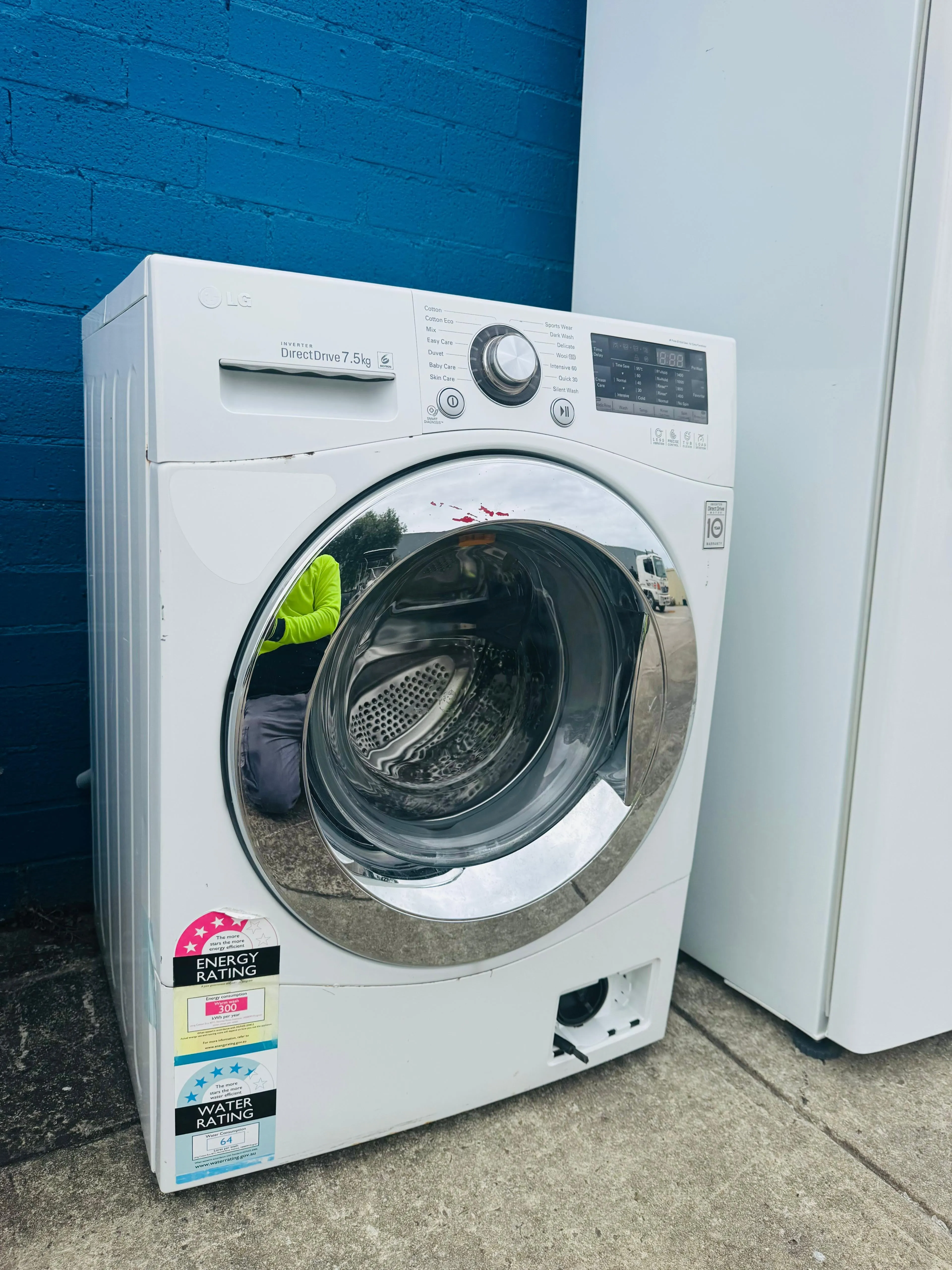 **LG 7.5KGS FRONT LOADER WASHING MACHINE**