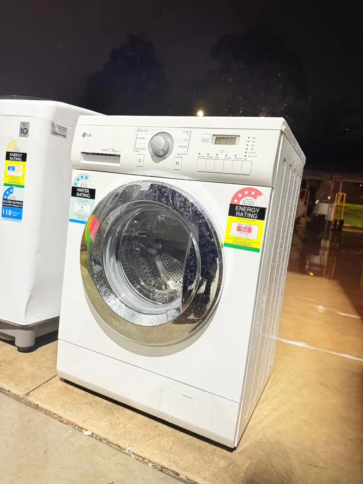 **LG 7.5KGS FRONT LOADER WASHING MACHINE**