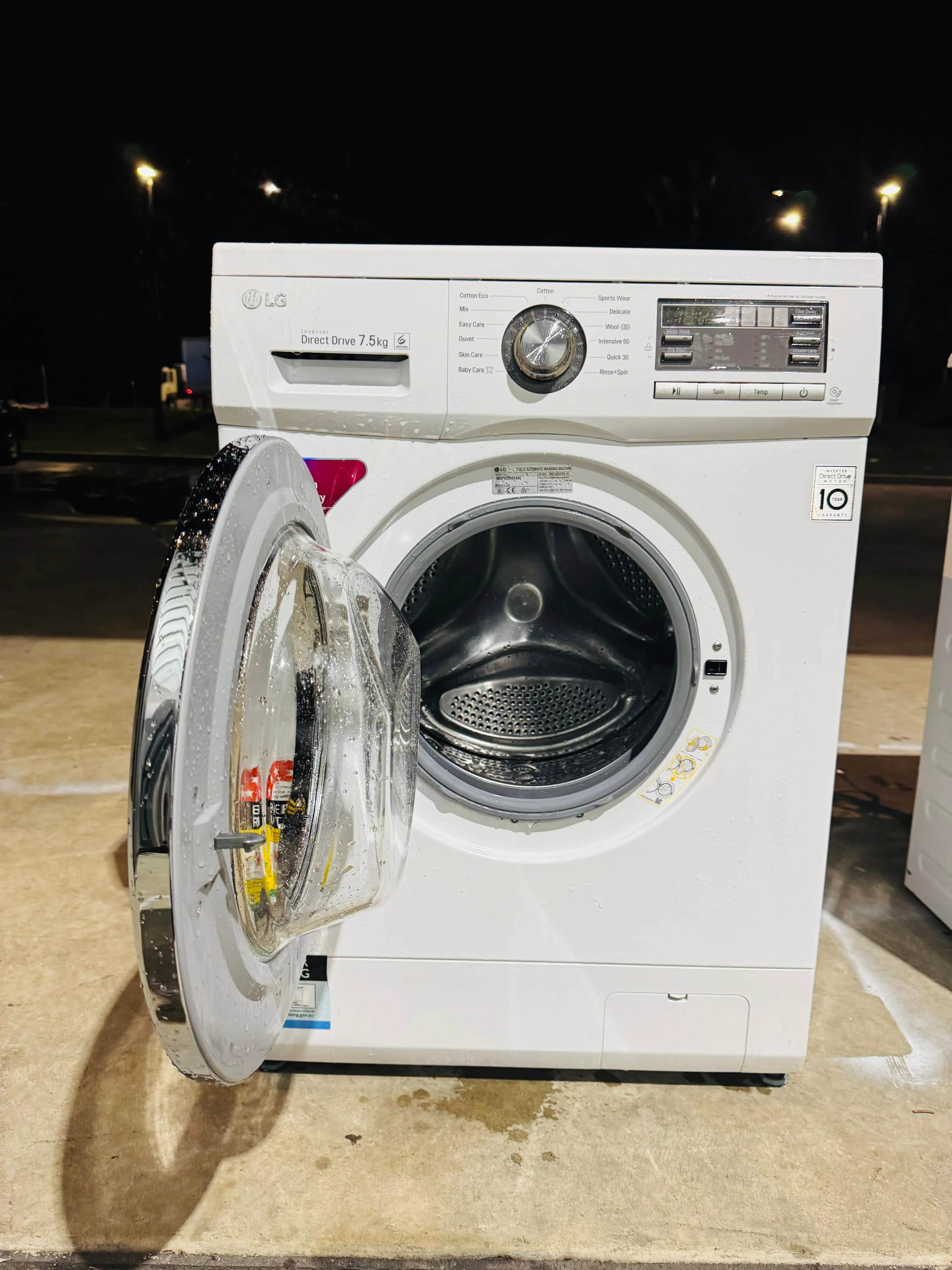 **LG 7.5KGS FRONT LOADER WASHING MACHINE**