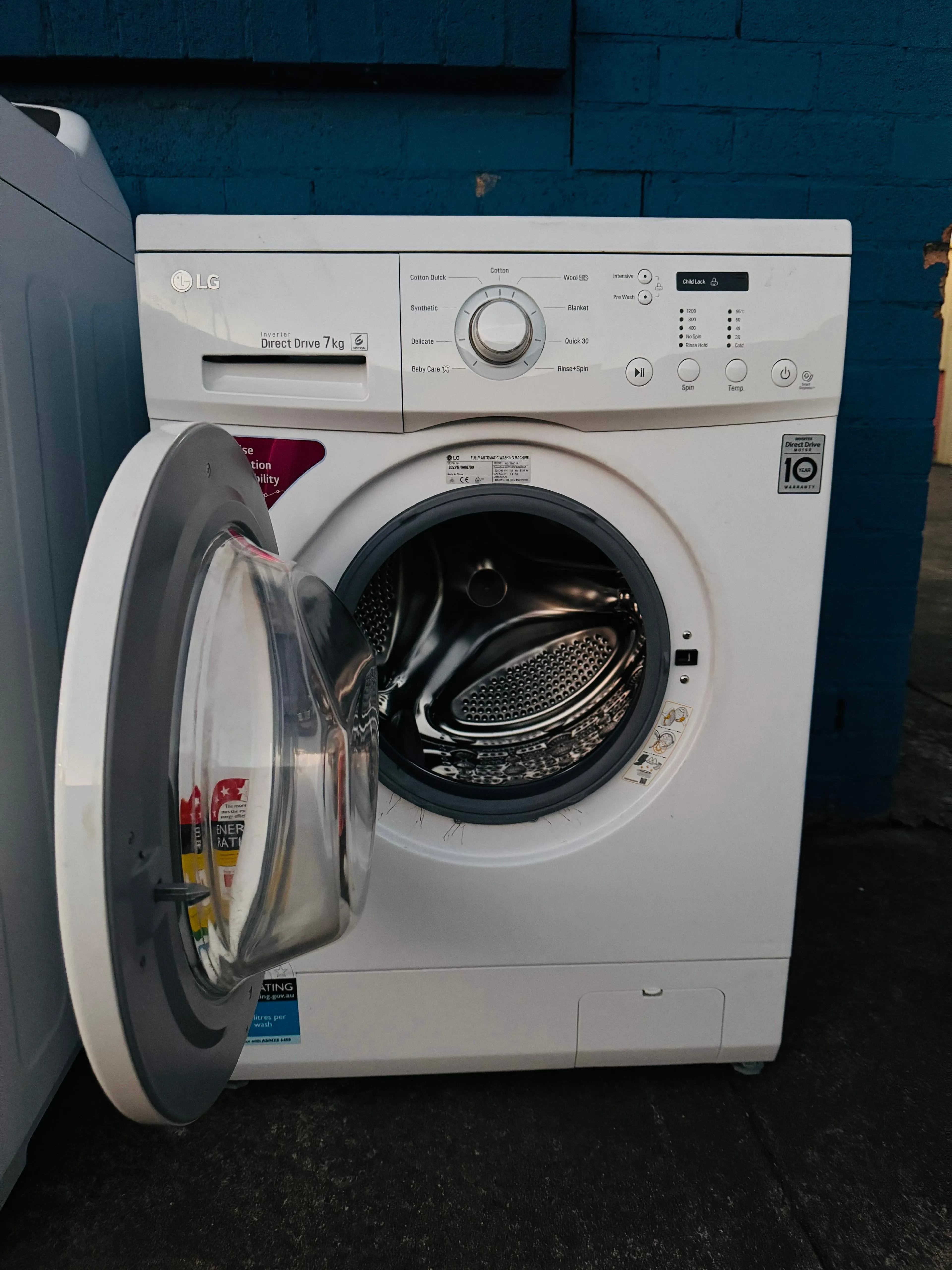 **LG 7KGS FRONT LOADER WASHING MACHINE**