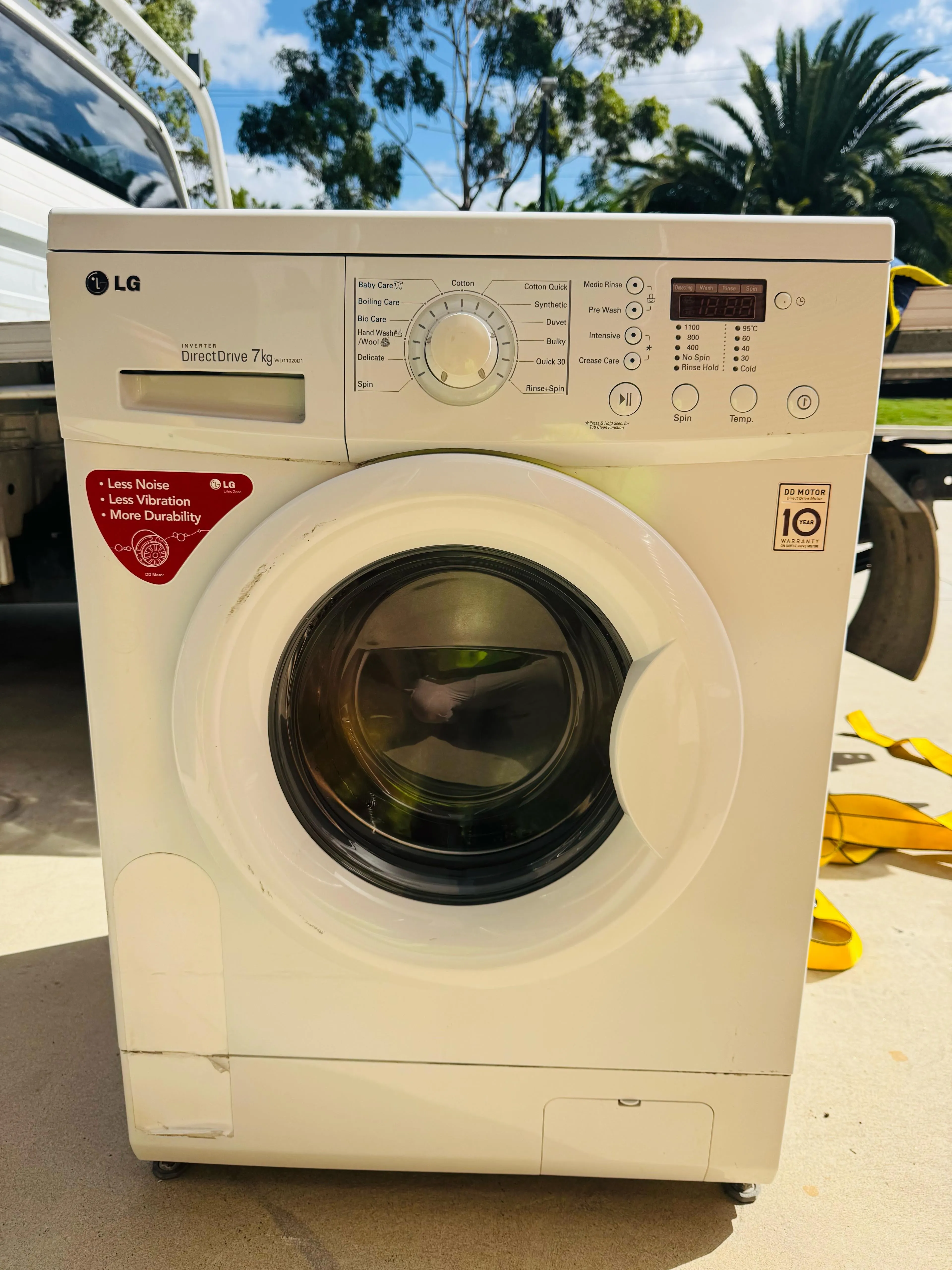 **LG 7KGS FRONT LOADER WASHING MACHINE**