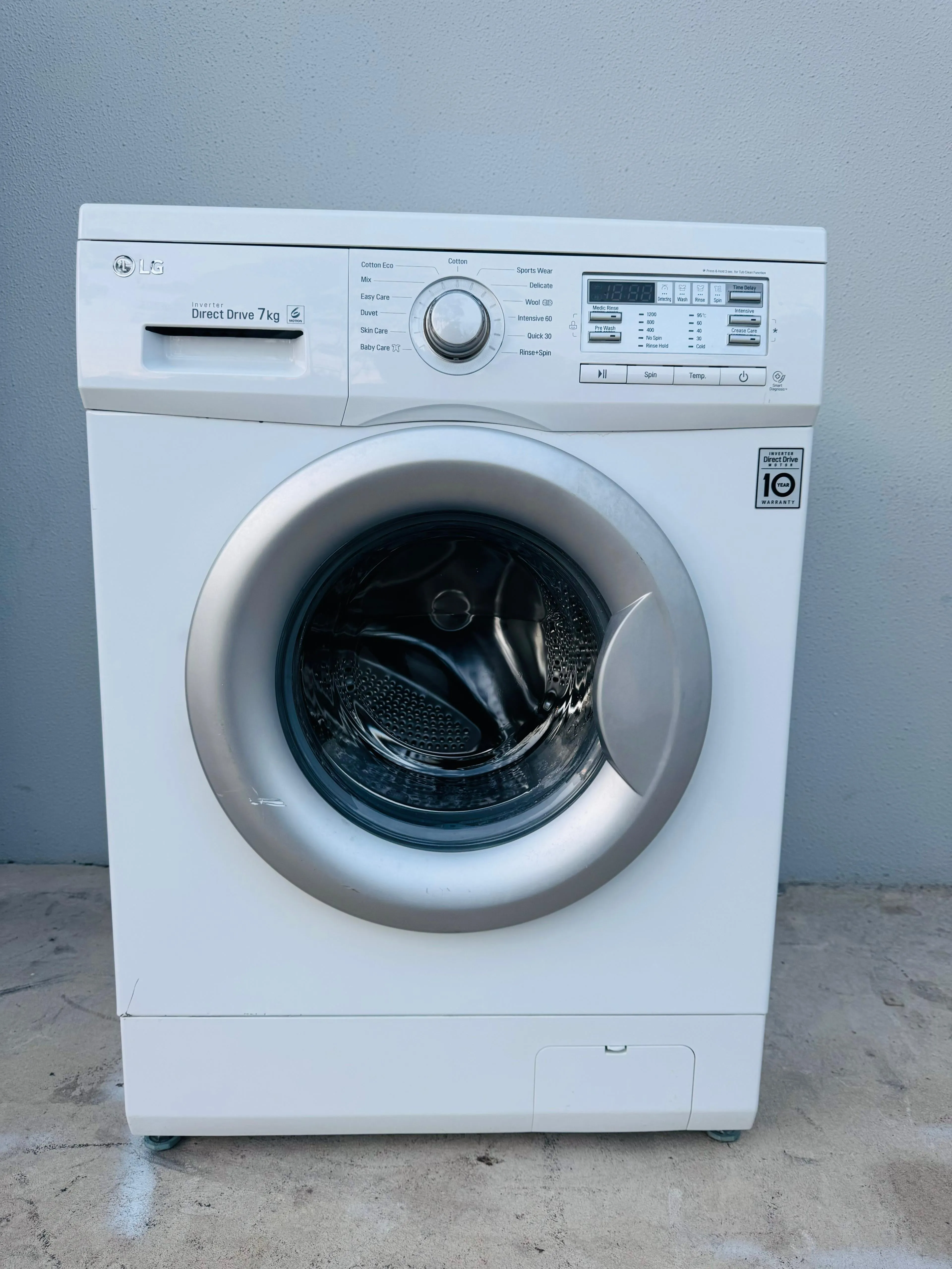 **LG 7KGS FRONT LOADER WASHING MACHINE**