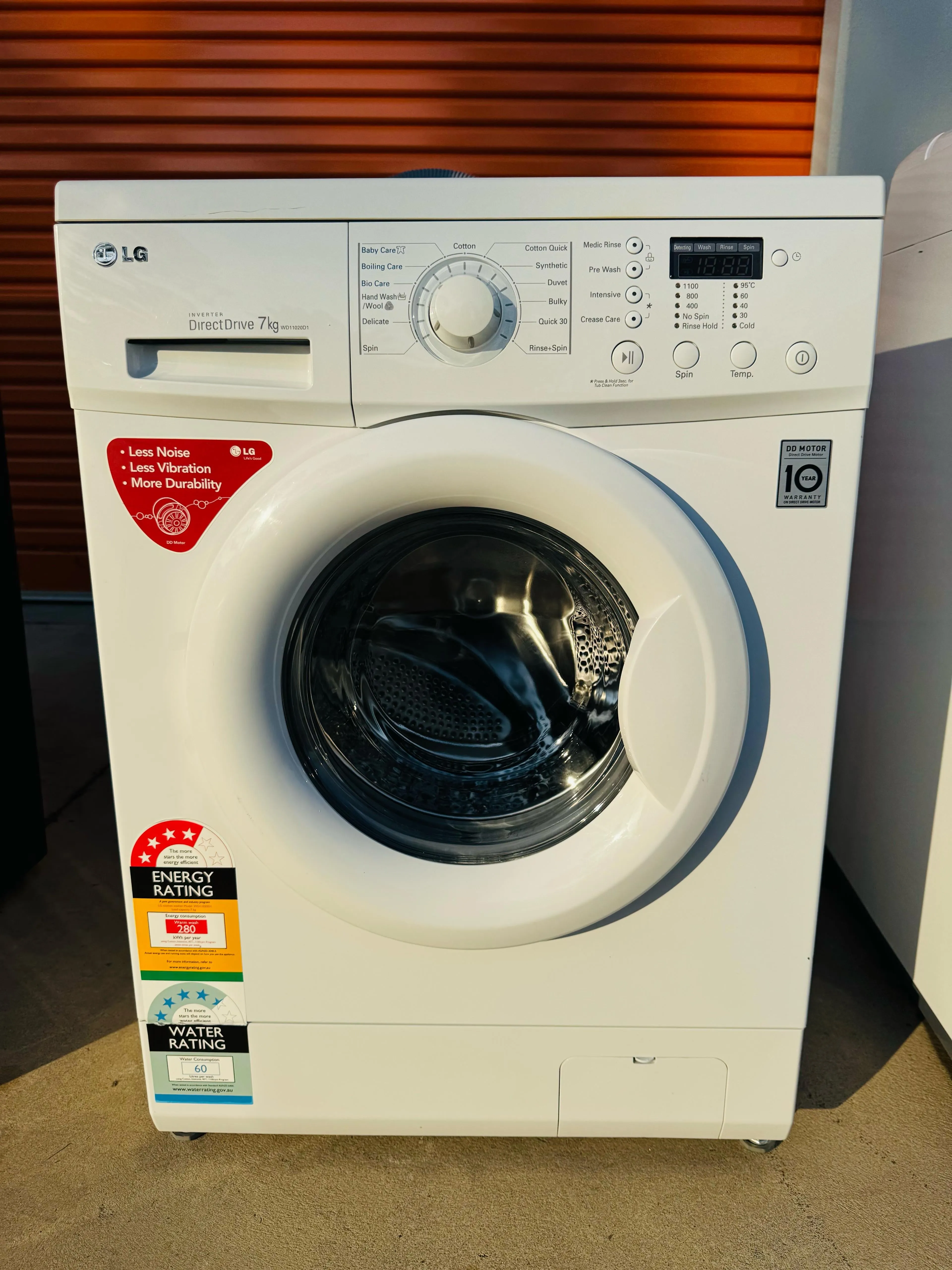 **LG 7KGS FRONT LOADER WASHING MACHINE**