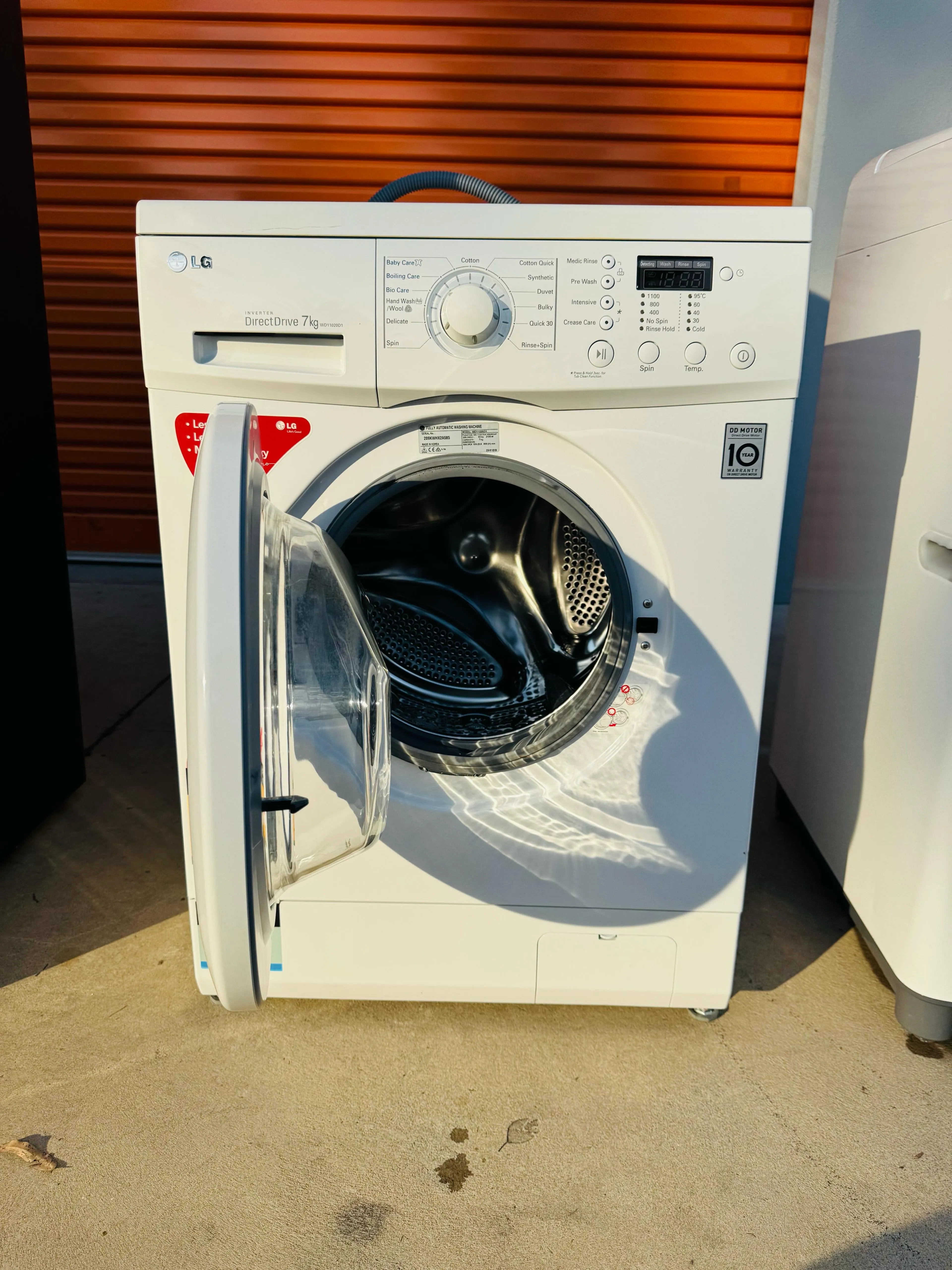 **LG 7KGS FRONT LOADER WASHING MACHINE**