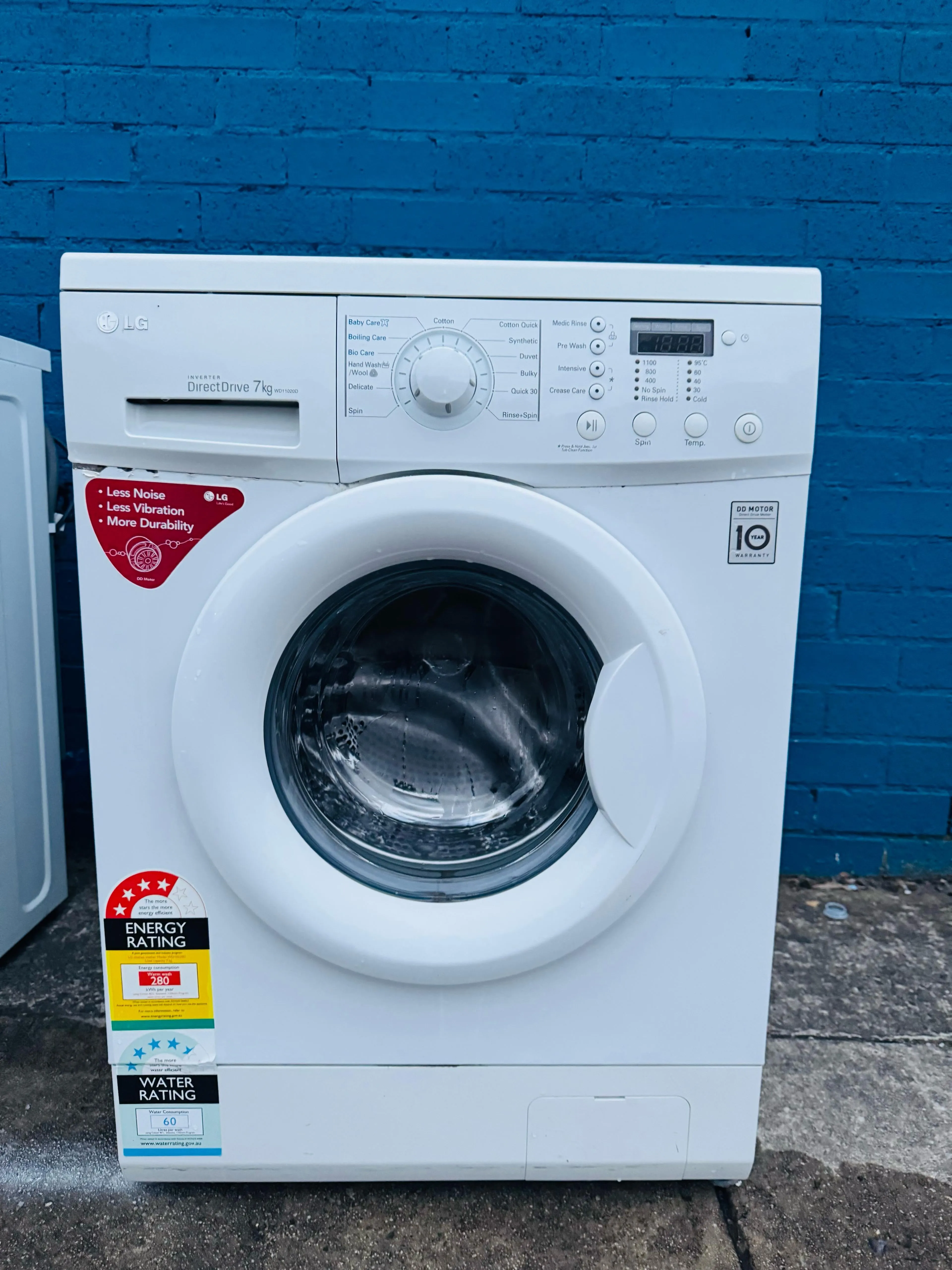 **LG 7KGS FRONT LOADER WASHING MACHINE**