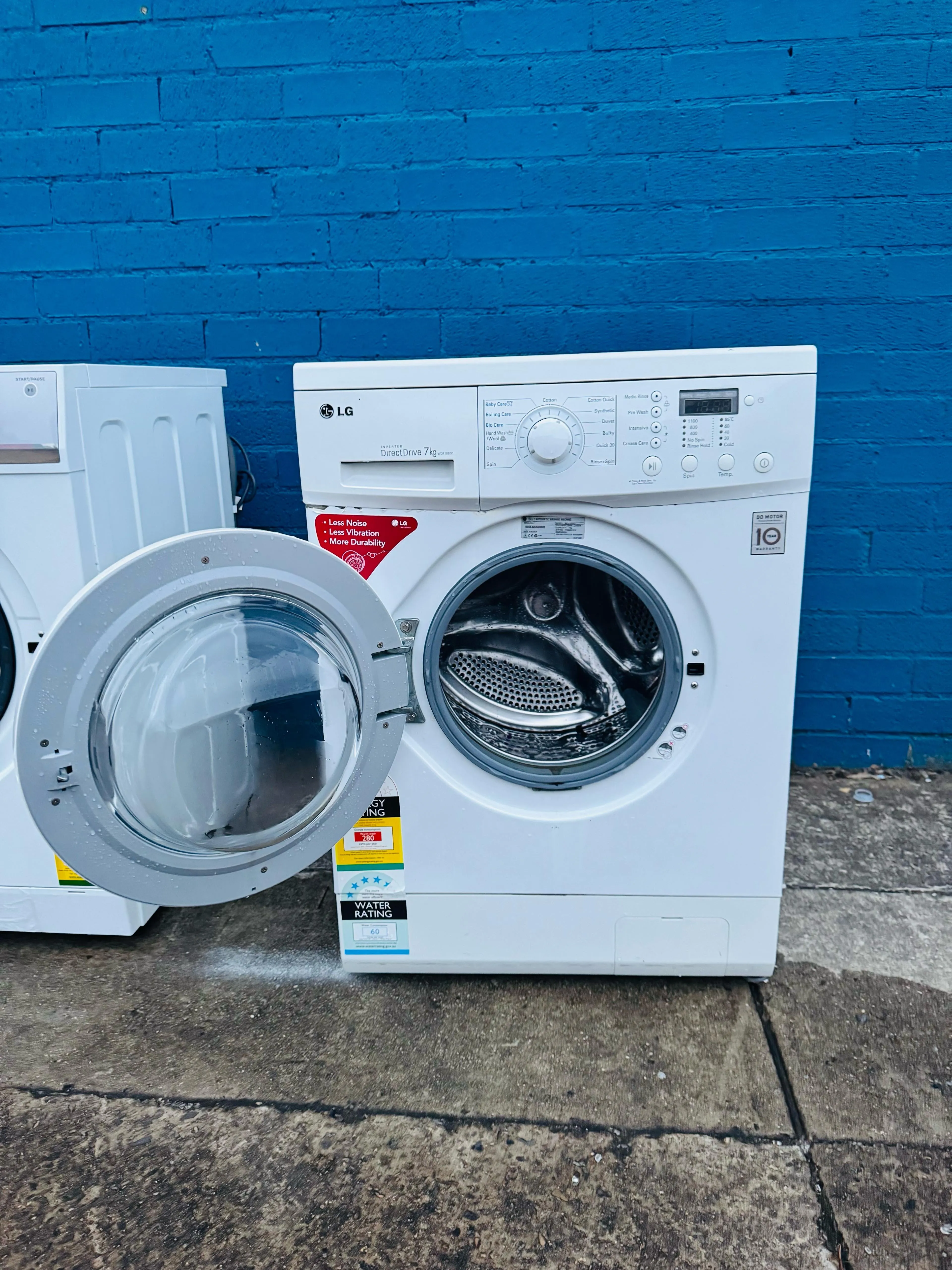 **LG 7KGS FRONT LOADER WASHING MACHINE**