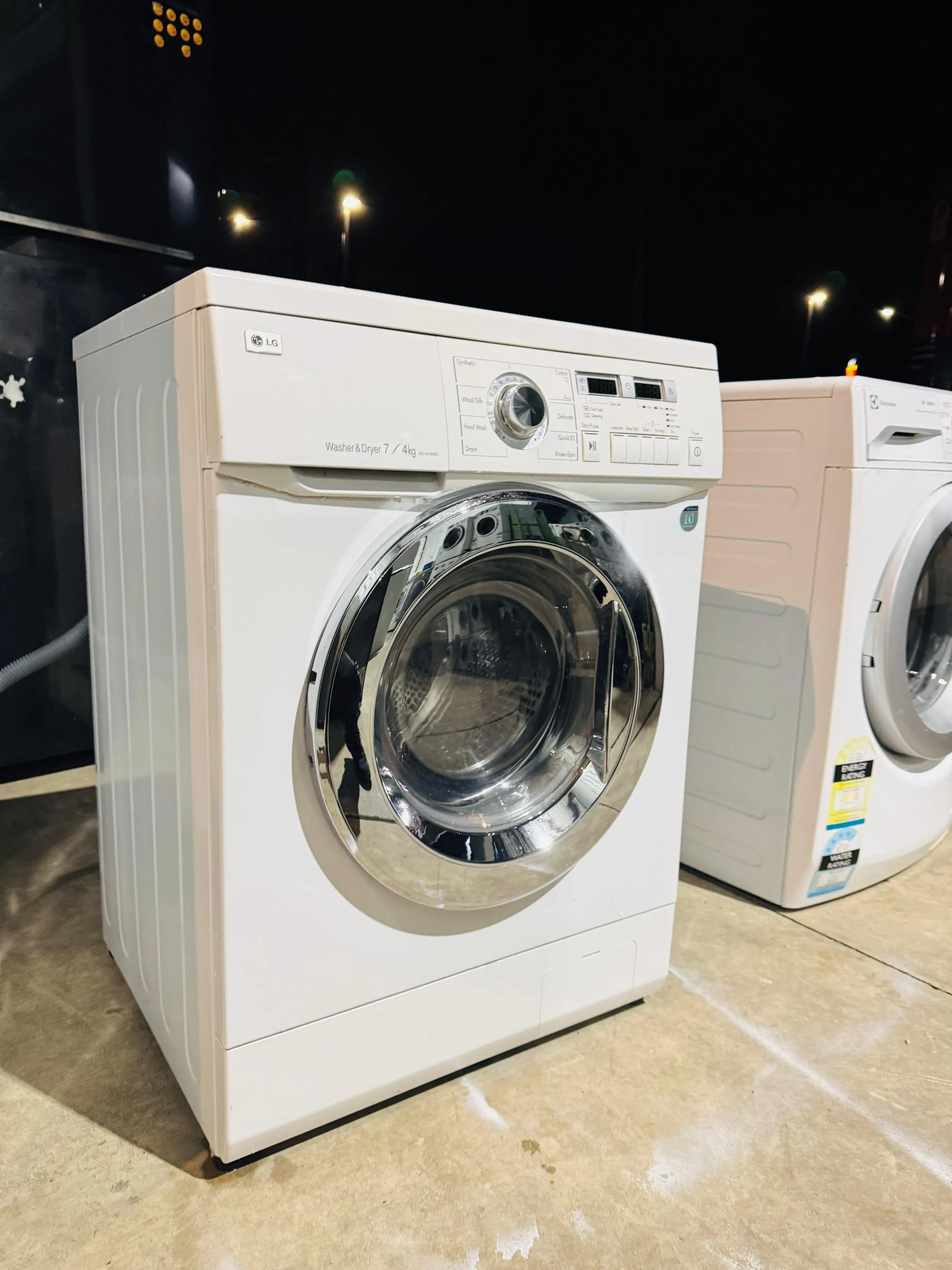 **LG 7KGS FRONT LOADER WASHING MACHINE**