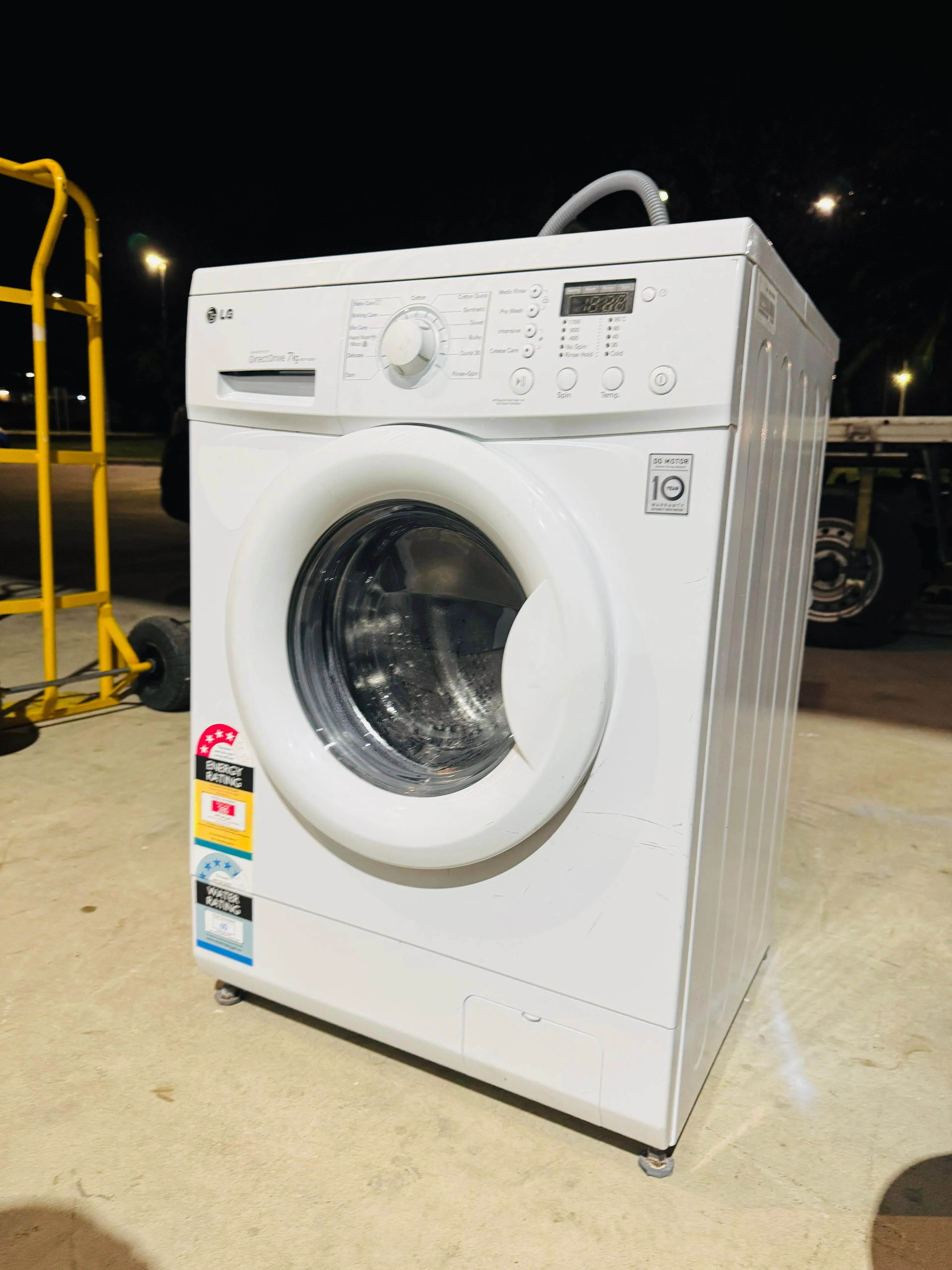 **LG 7KGS FRONT LOADER WASHING MACHINE**