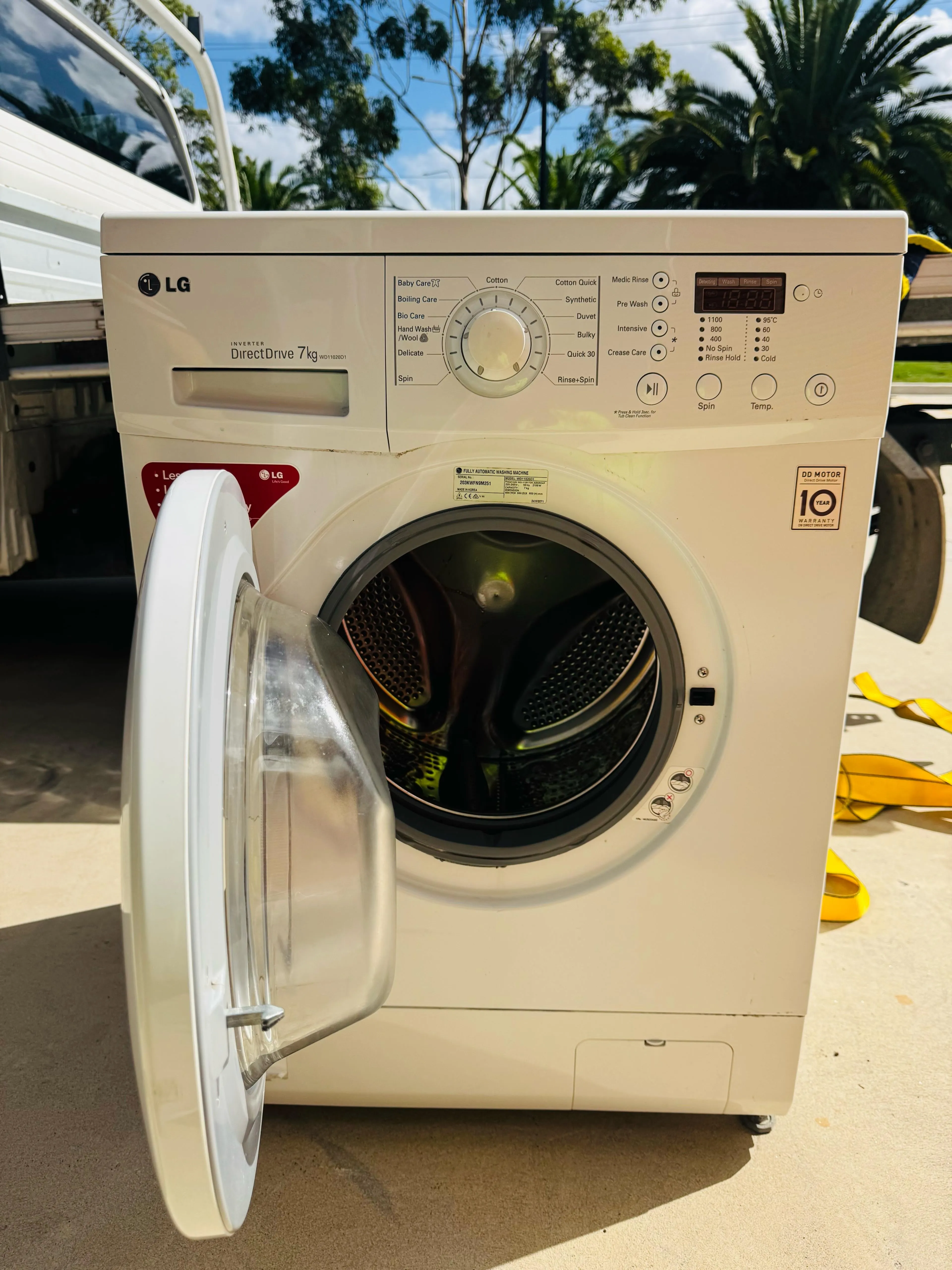 **LG 7KGS FRONT LOADER WASHING MACHINE**