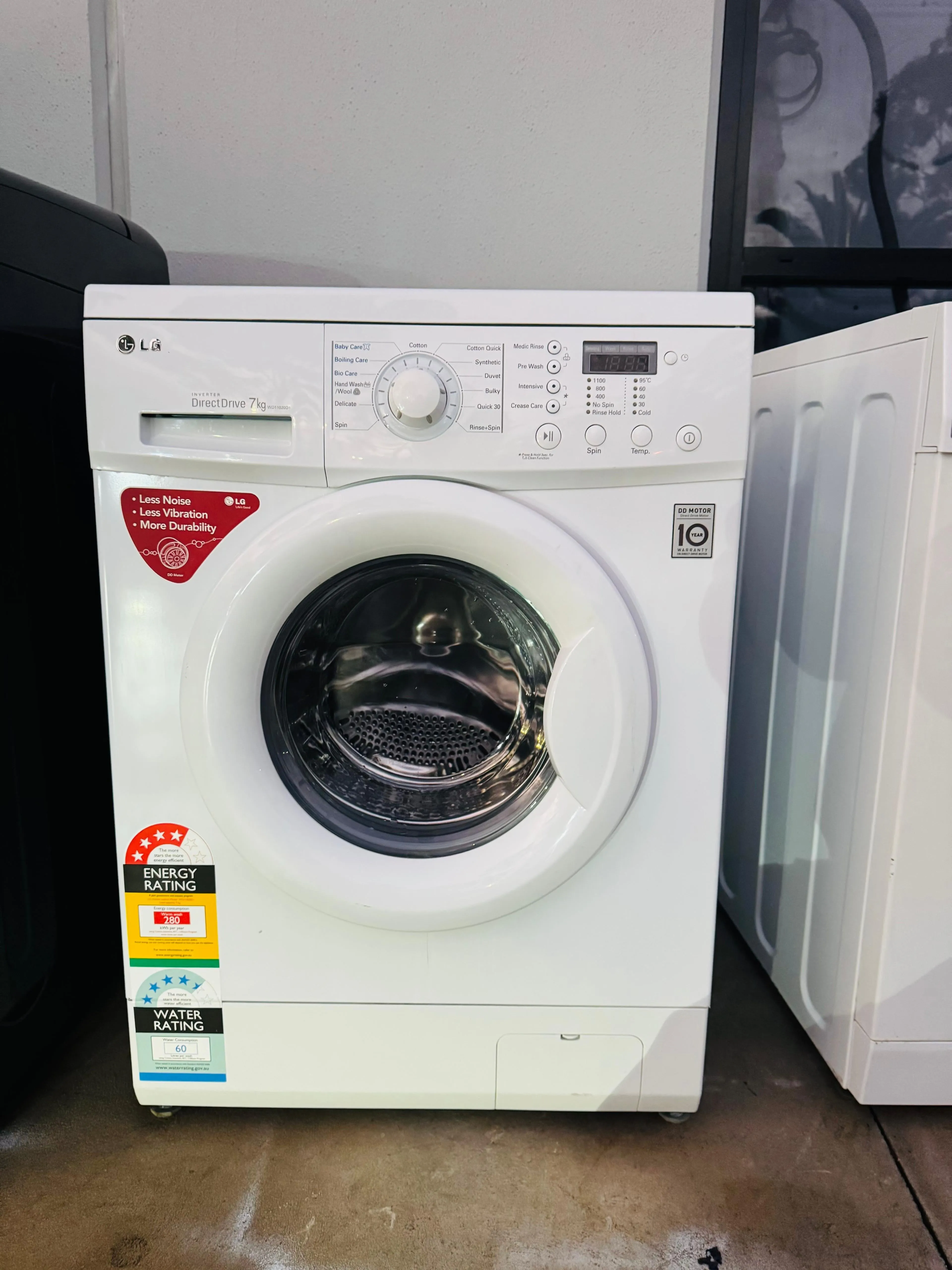 **LG 7KGS FRONT LOADER WASHING MACHINE**