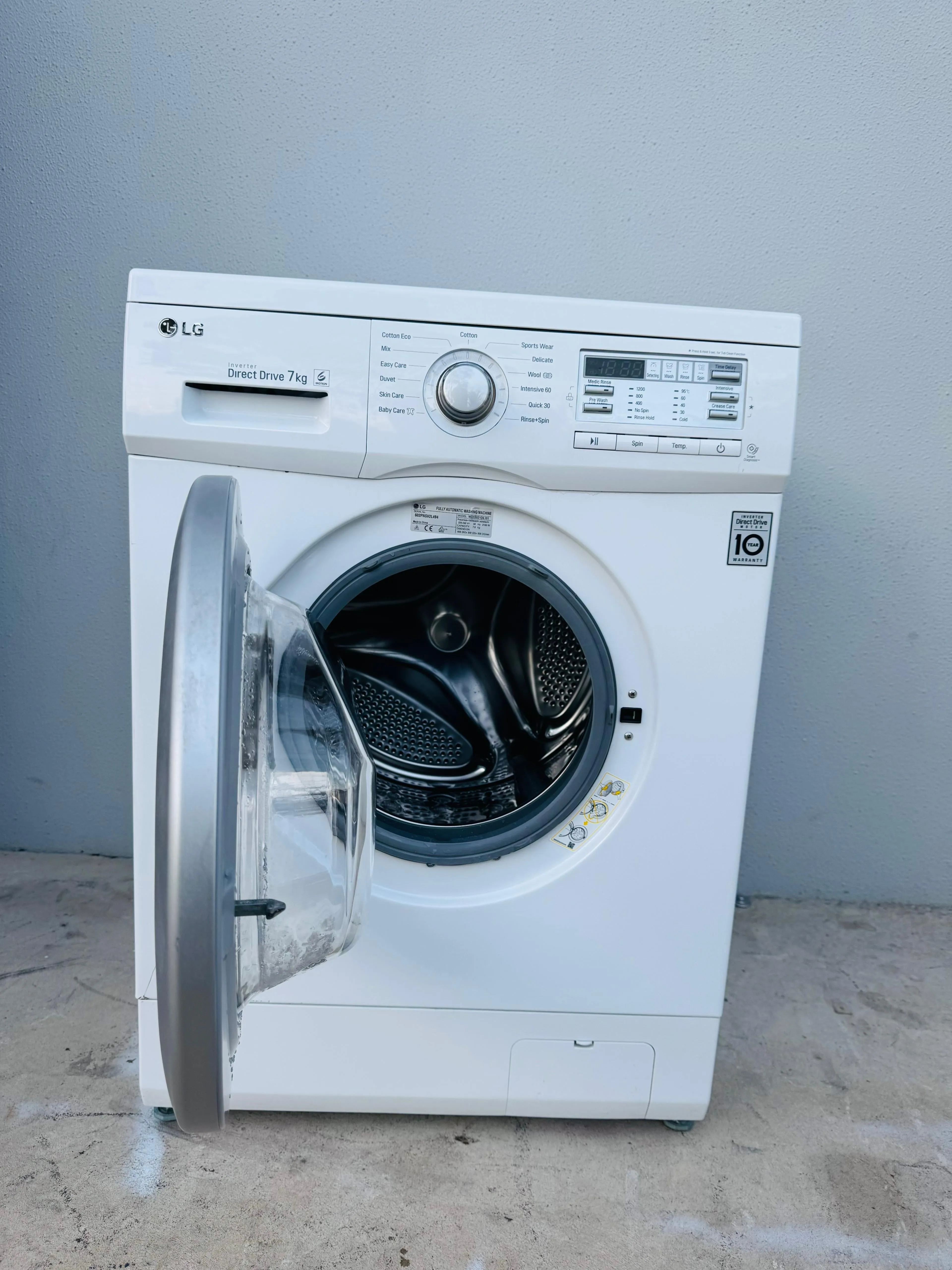 **LG 7KGS FRONT LOADER WASHING MACHINE**