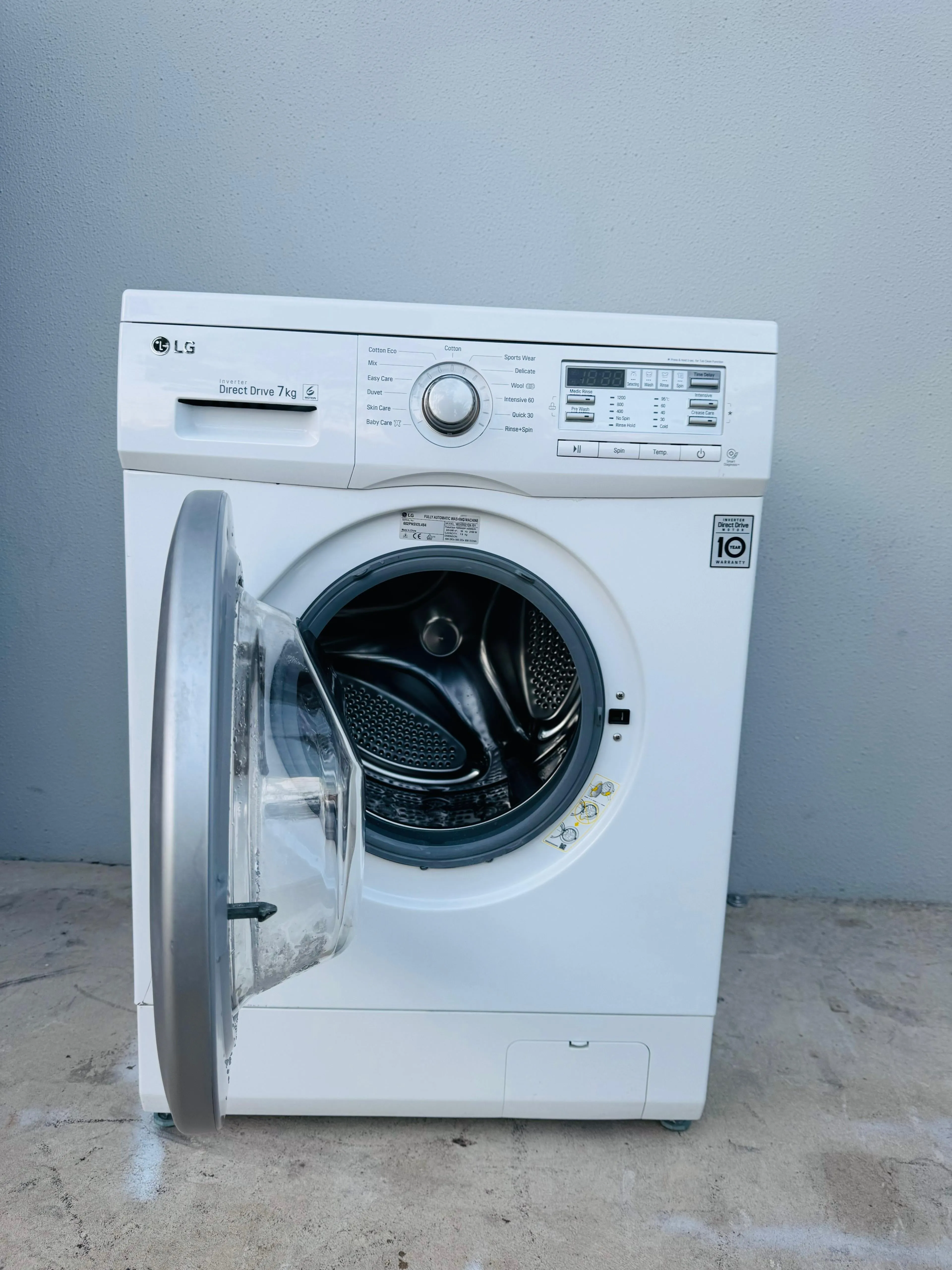 **LG 7KGS FRONT LOADER WASHING MACHINE**