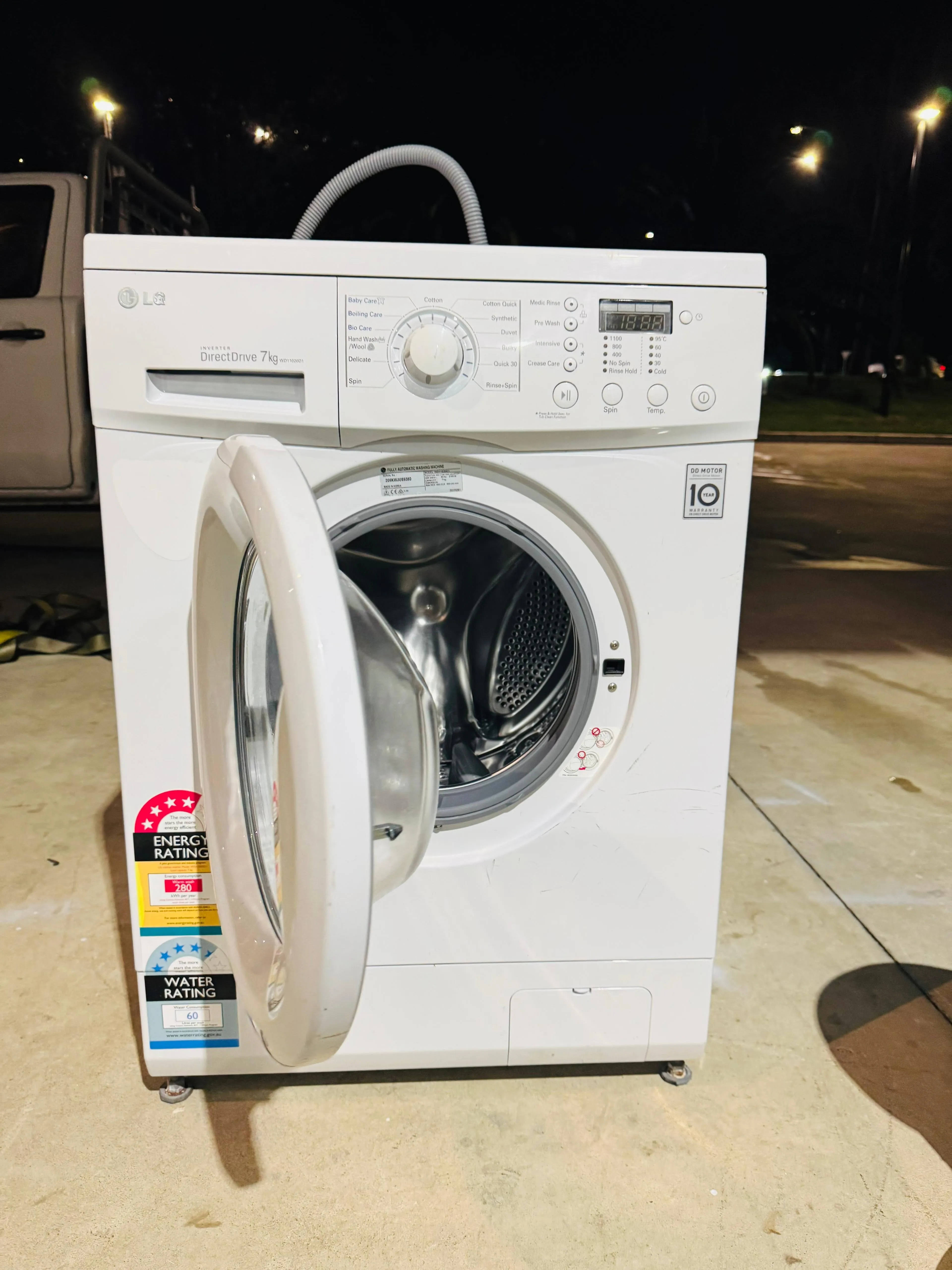 **LG 7KGS FRONT LOADER WASHING MACHINE**