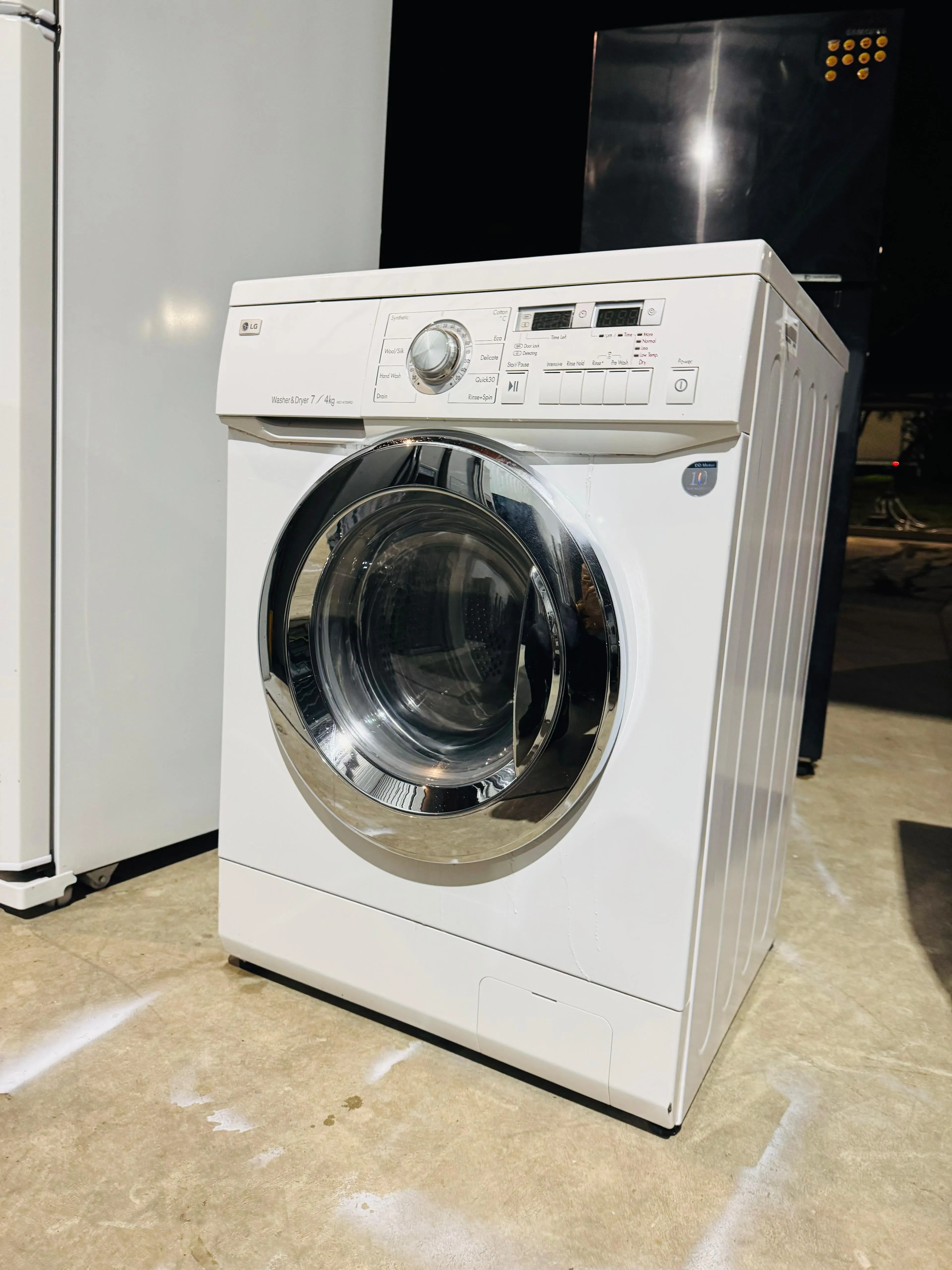 **LG 7KGS FRONT LOADER WASHING MACHINE**