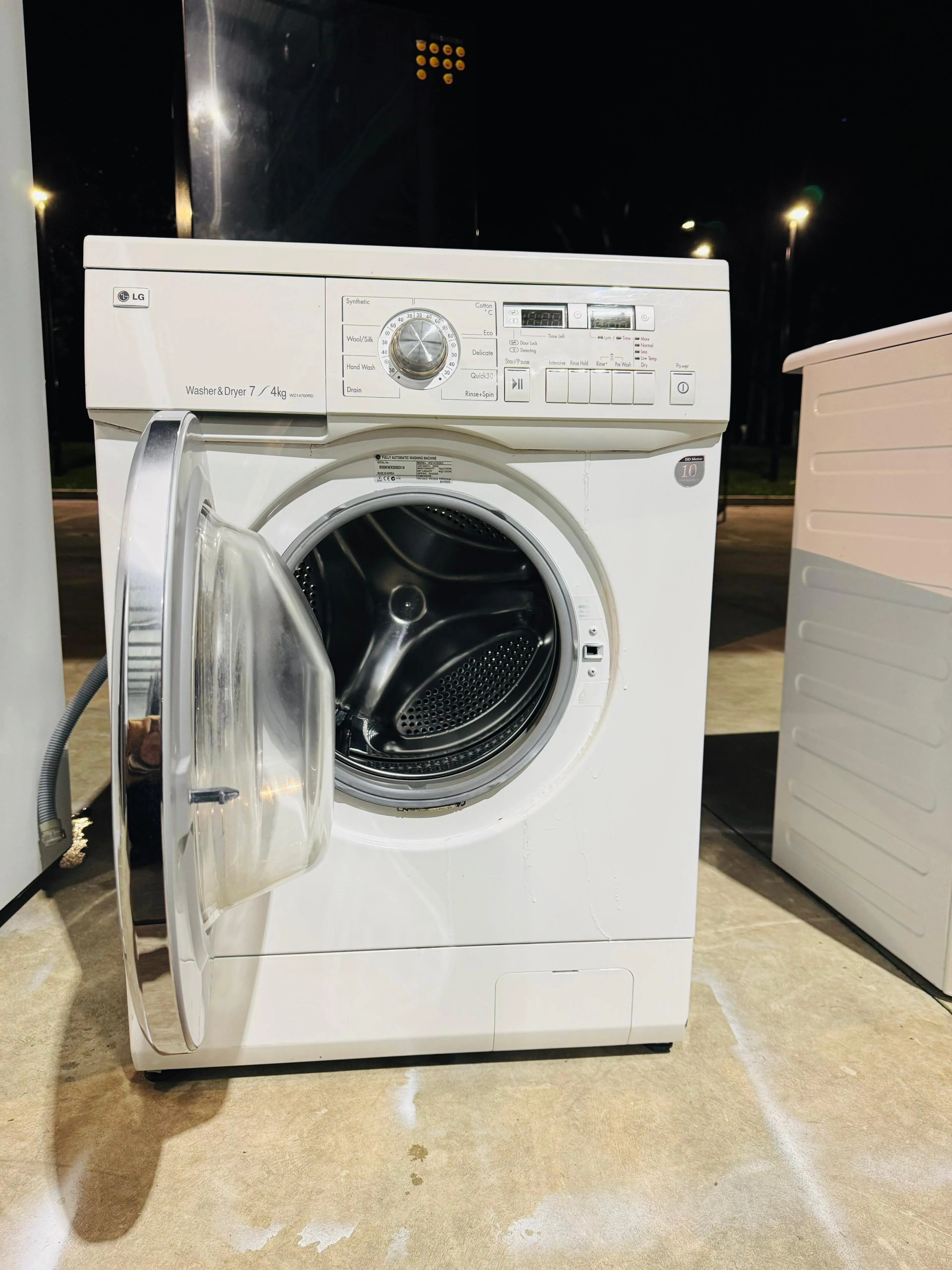 **LG 7KGS FRONT LOADER WASHING MACHINE**