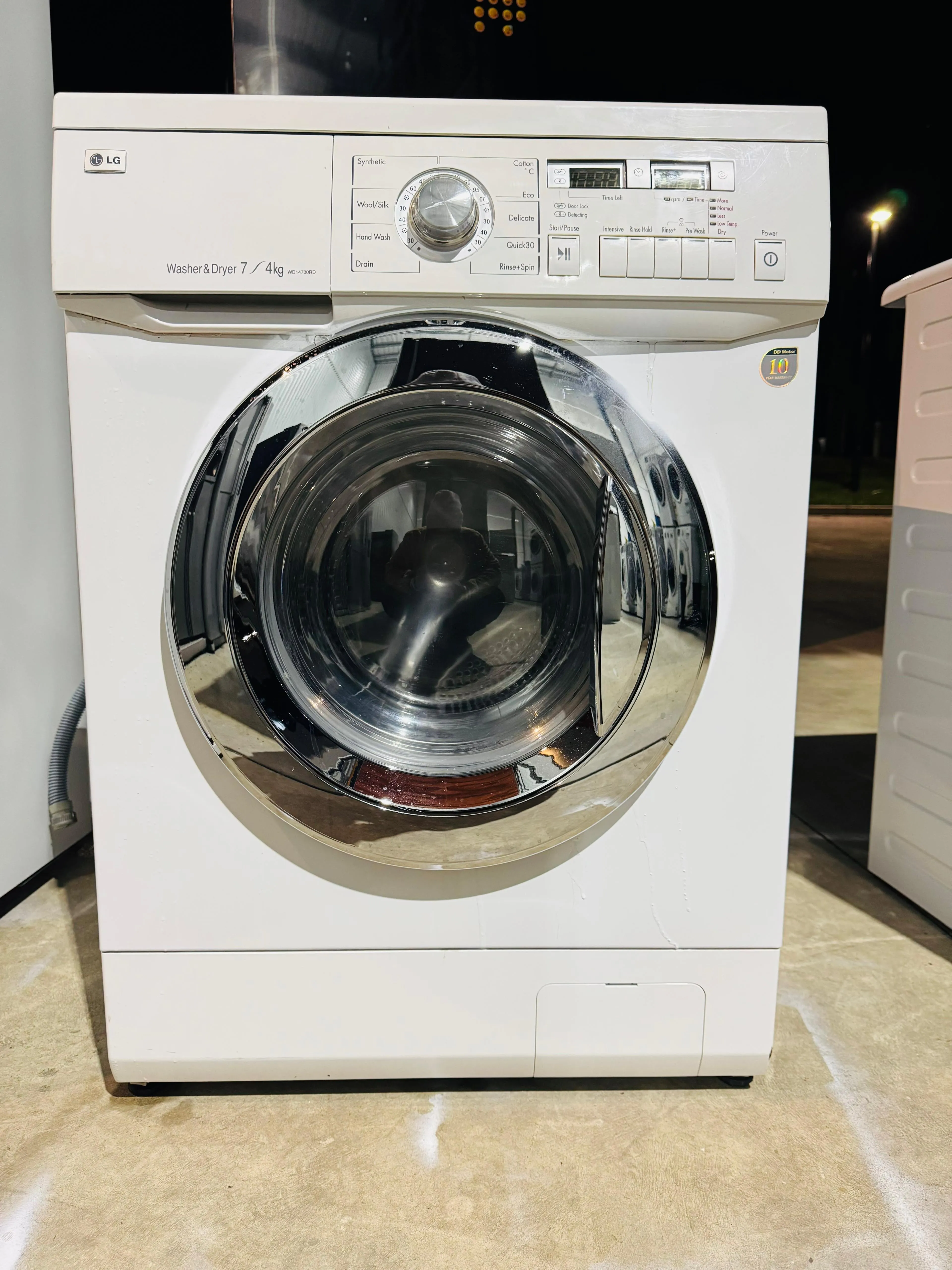 **LG 7KGS FRONT LOADER WASHING MACHINE**