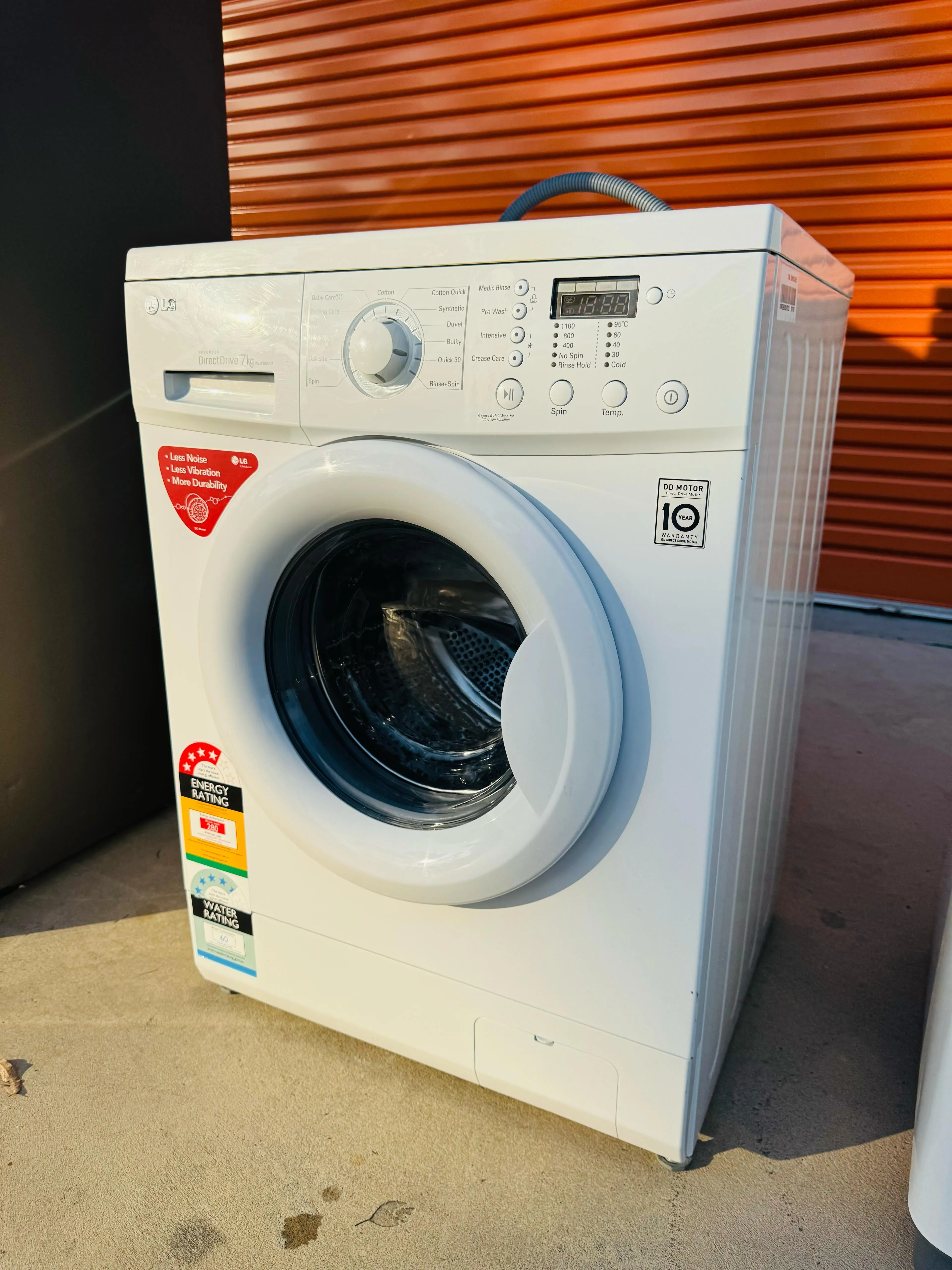 **LG 7KGS FRONT LOADER WASHING MACHINE**