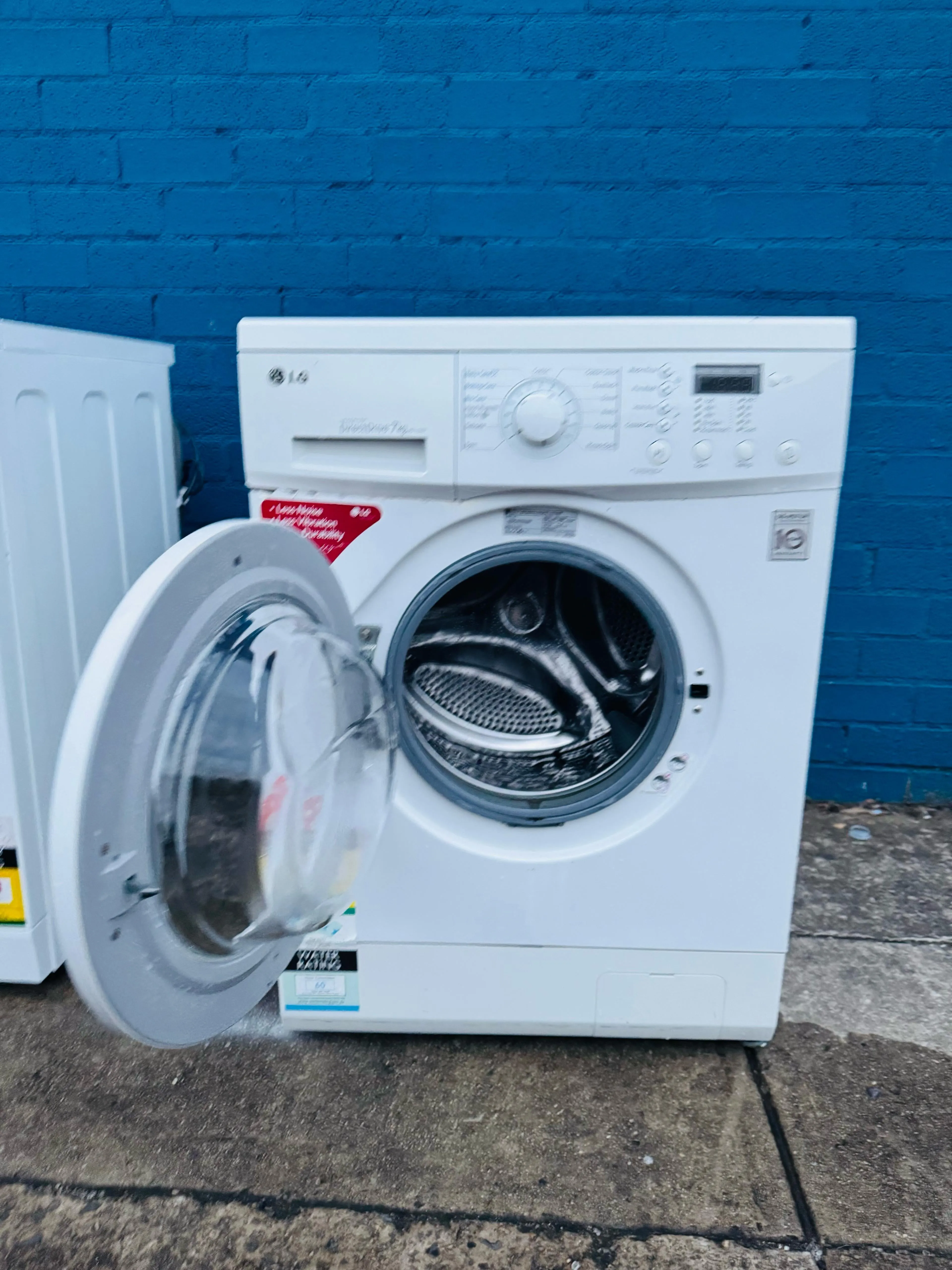**LG 7KGS FRONT LOADER WASHING MACHINE**