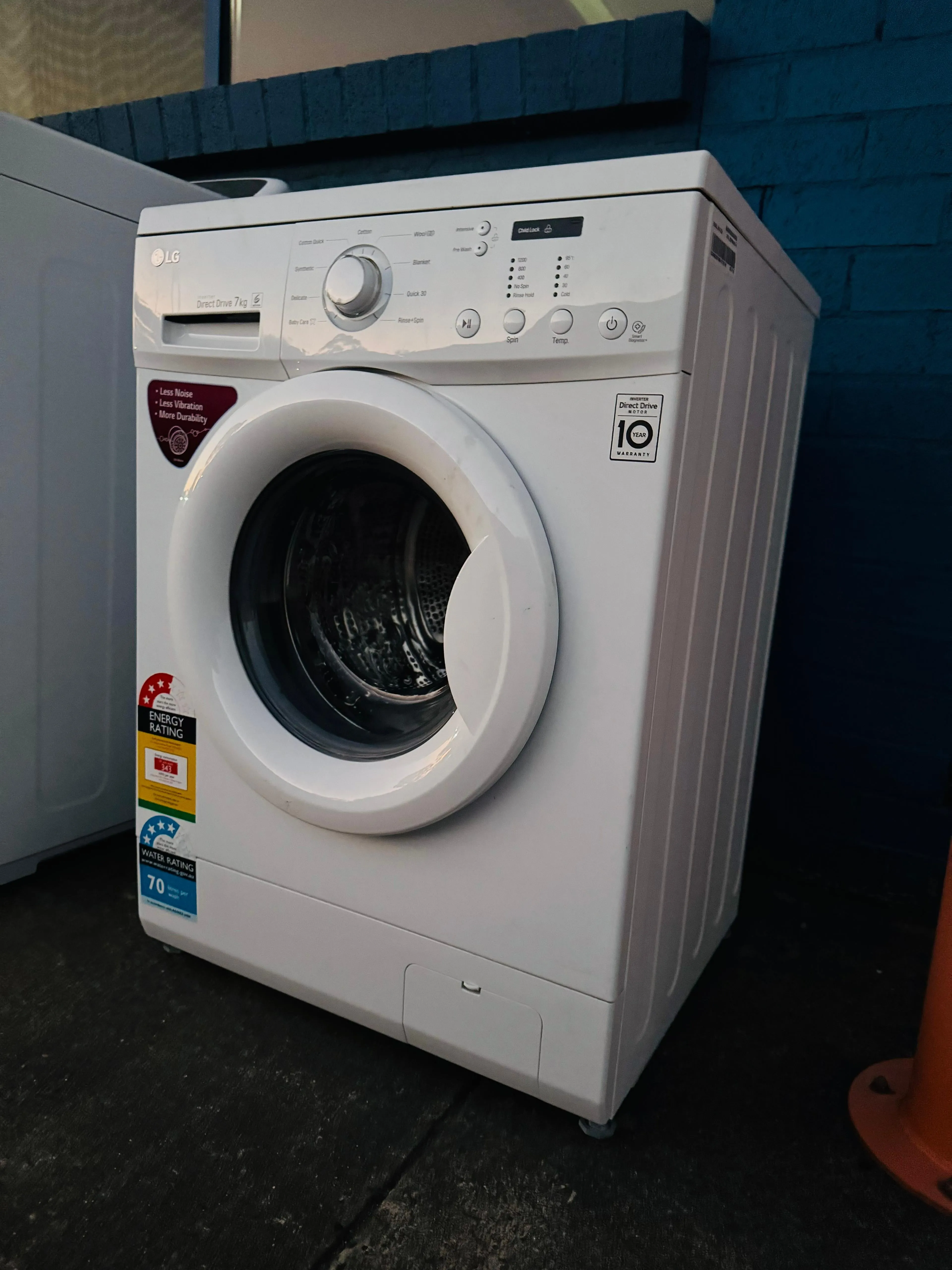 **LG 7KGS FRONT LOADER WASHING MACHINE**